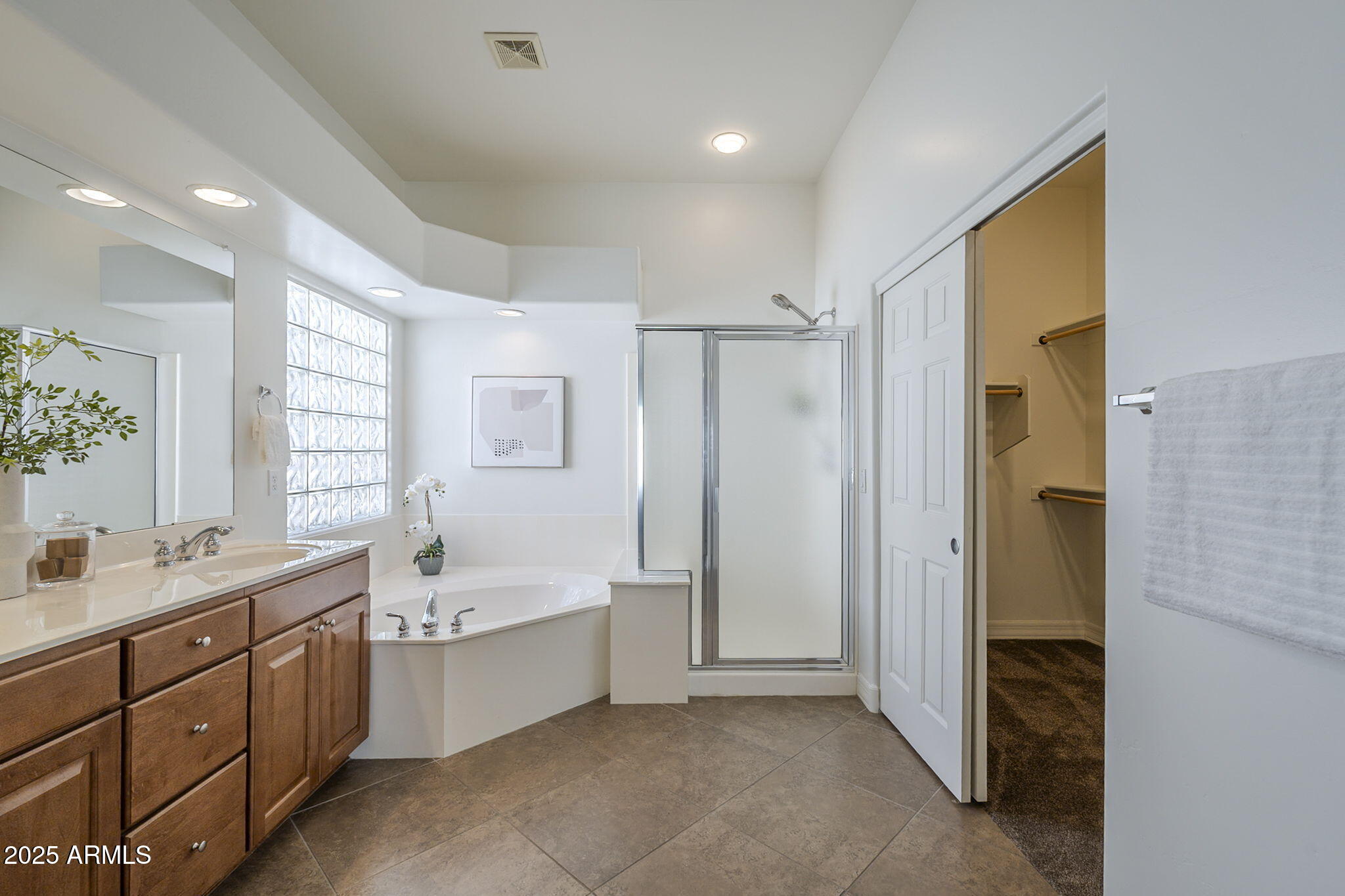 1240 N BERNARD Circle