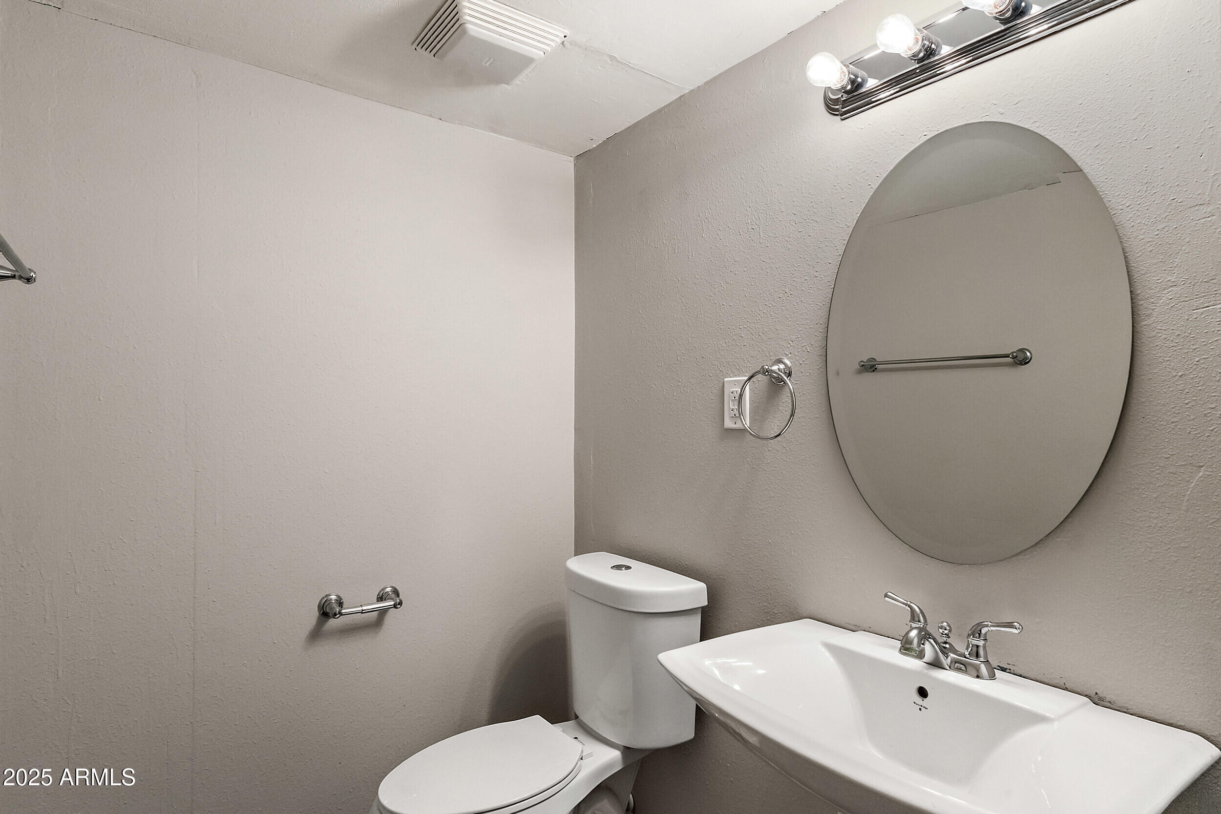 1617 E SOUTHERN Avenue