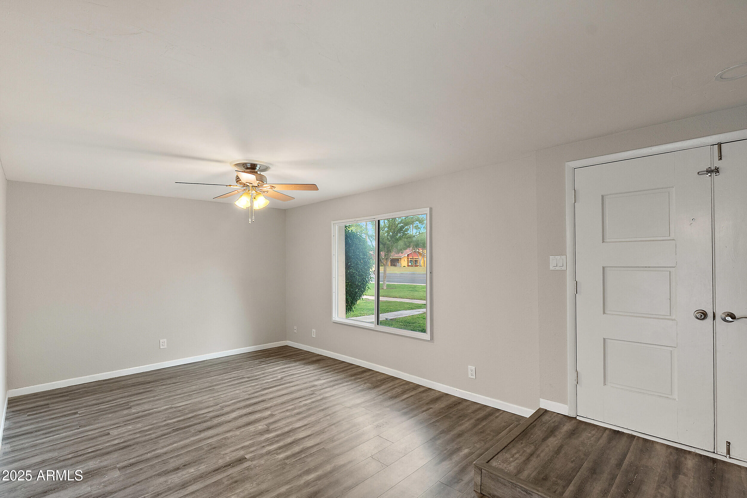 1617 E SOUTHERN Avenue