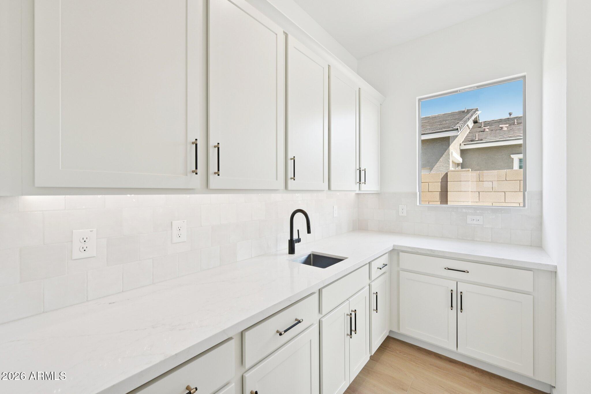 22913 E TWIN ACRES Drive