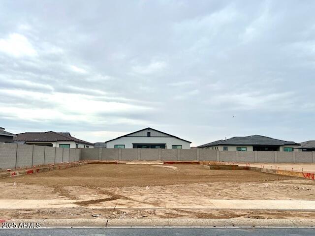 22913 E TWIN ACRES Drive