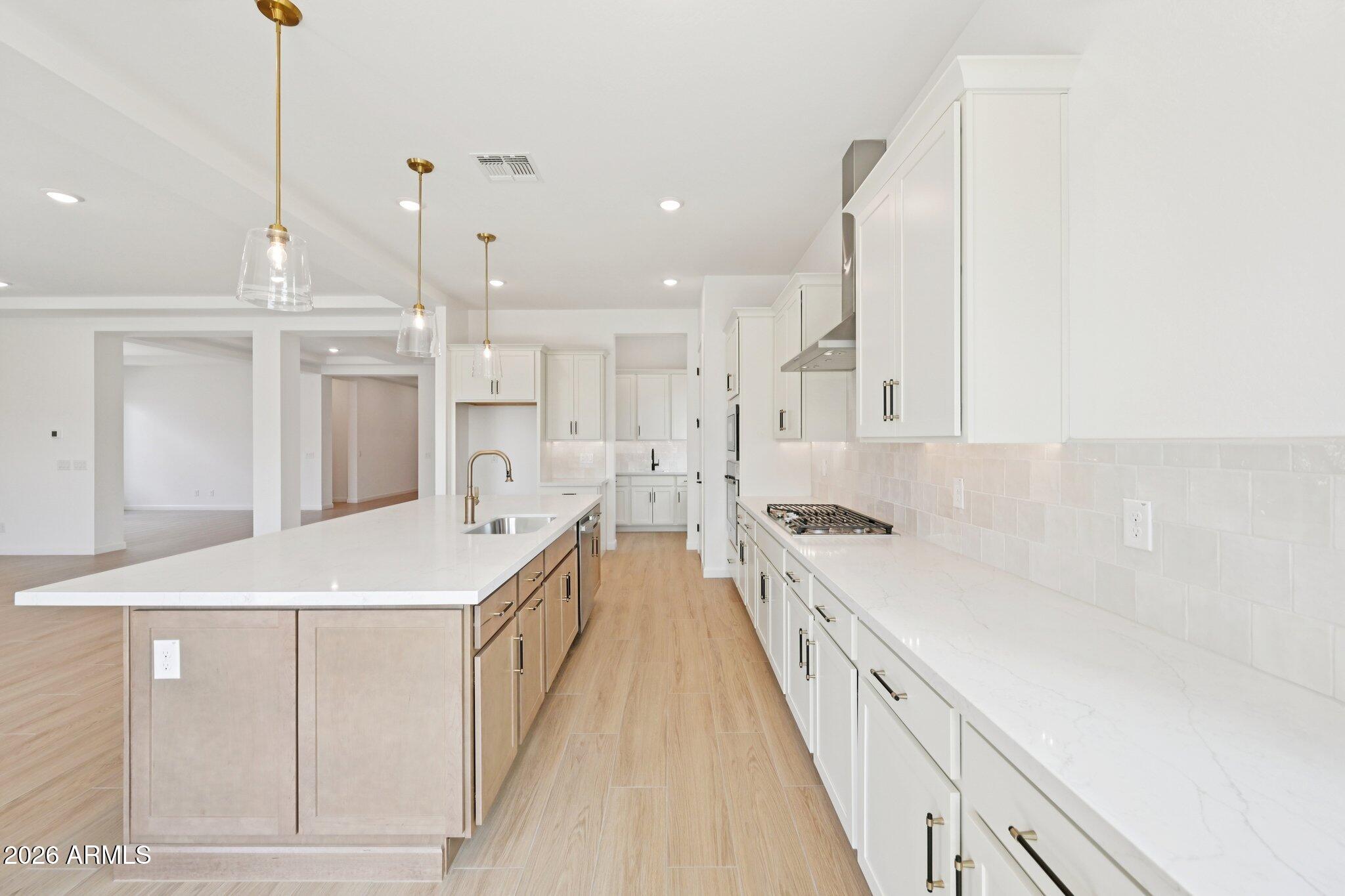 22913 E TWIN ACRES Drive
