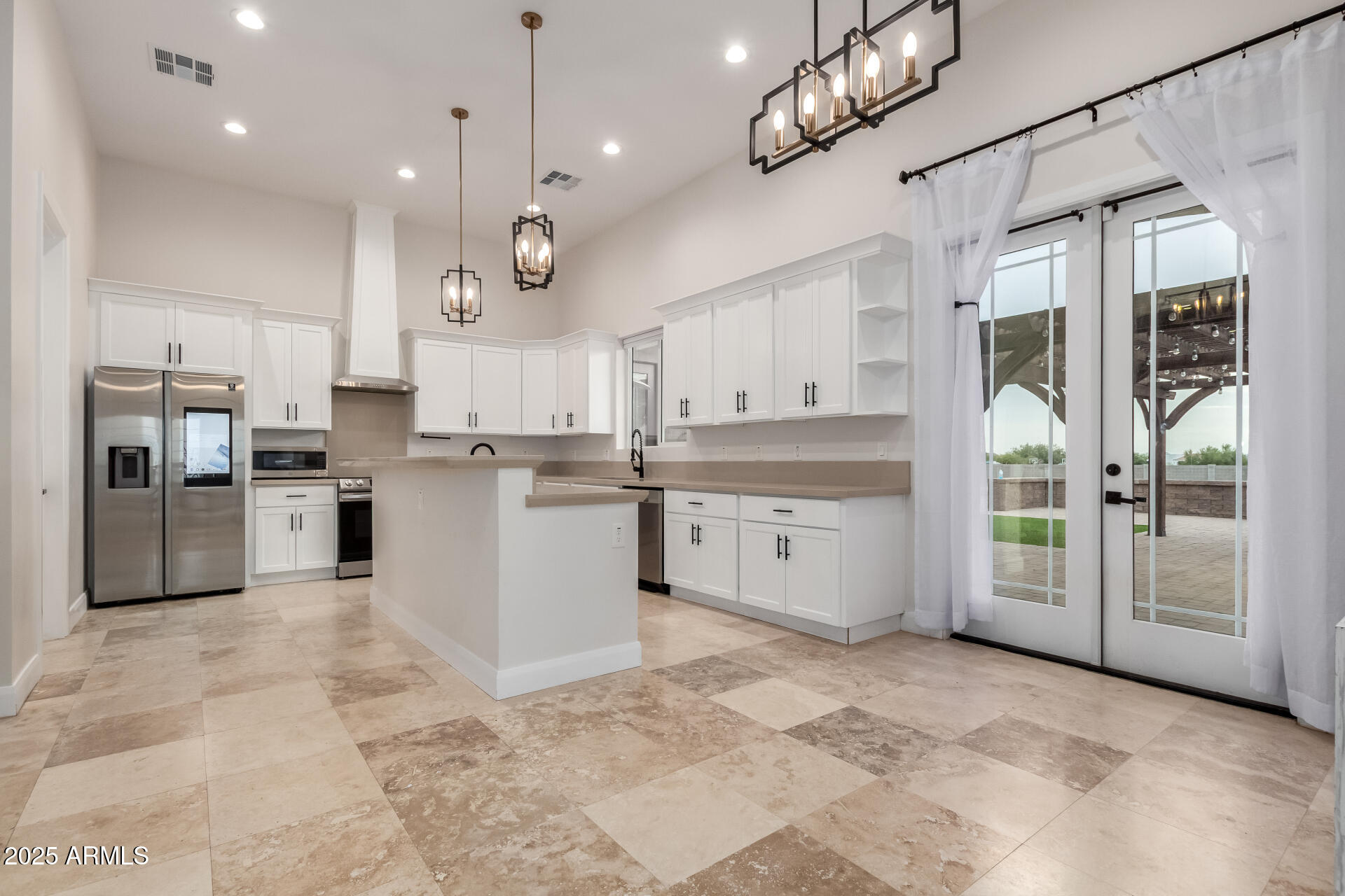 19731 W AMELIA Avenue