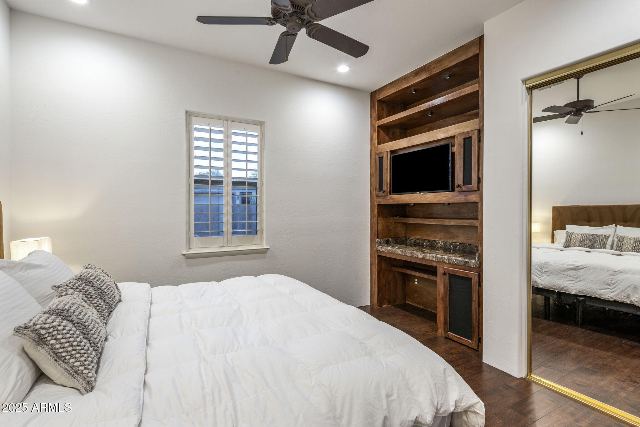 7846 E CANDELARIA Drive