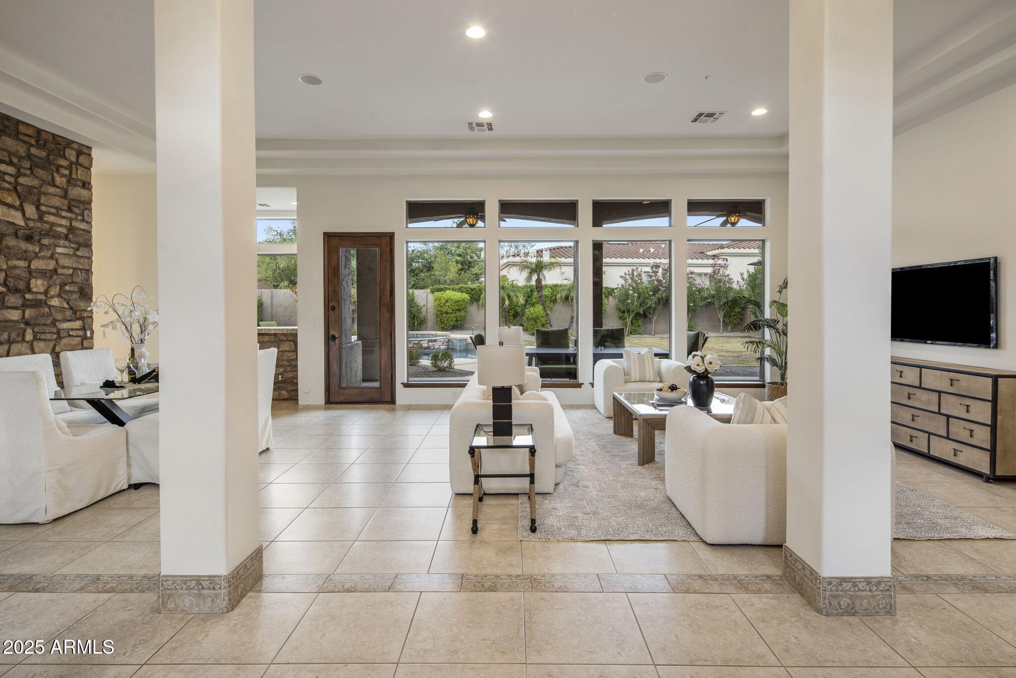 7846 E CANDELARIA Drive