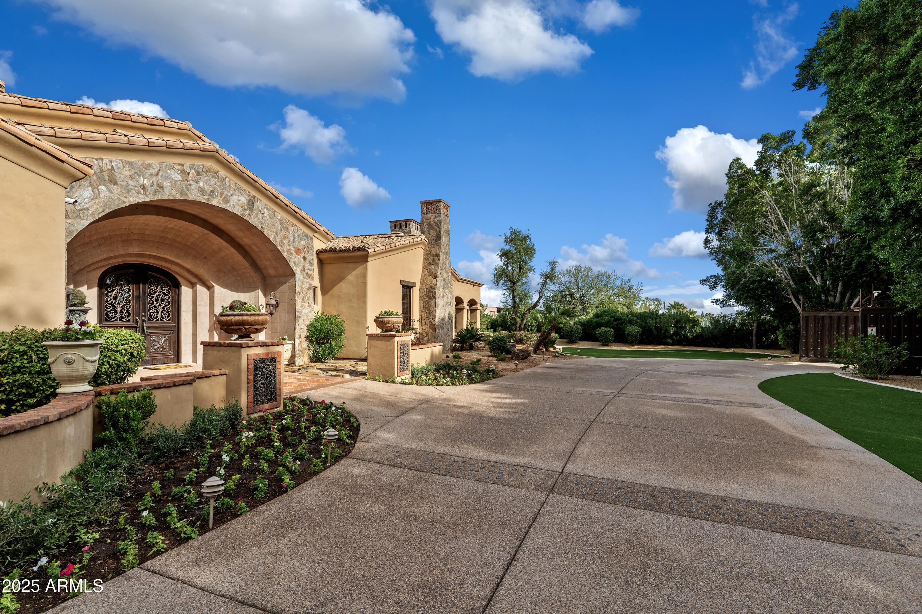 6402 E CHAPARRAL Road