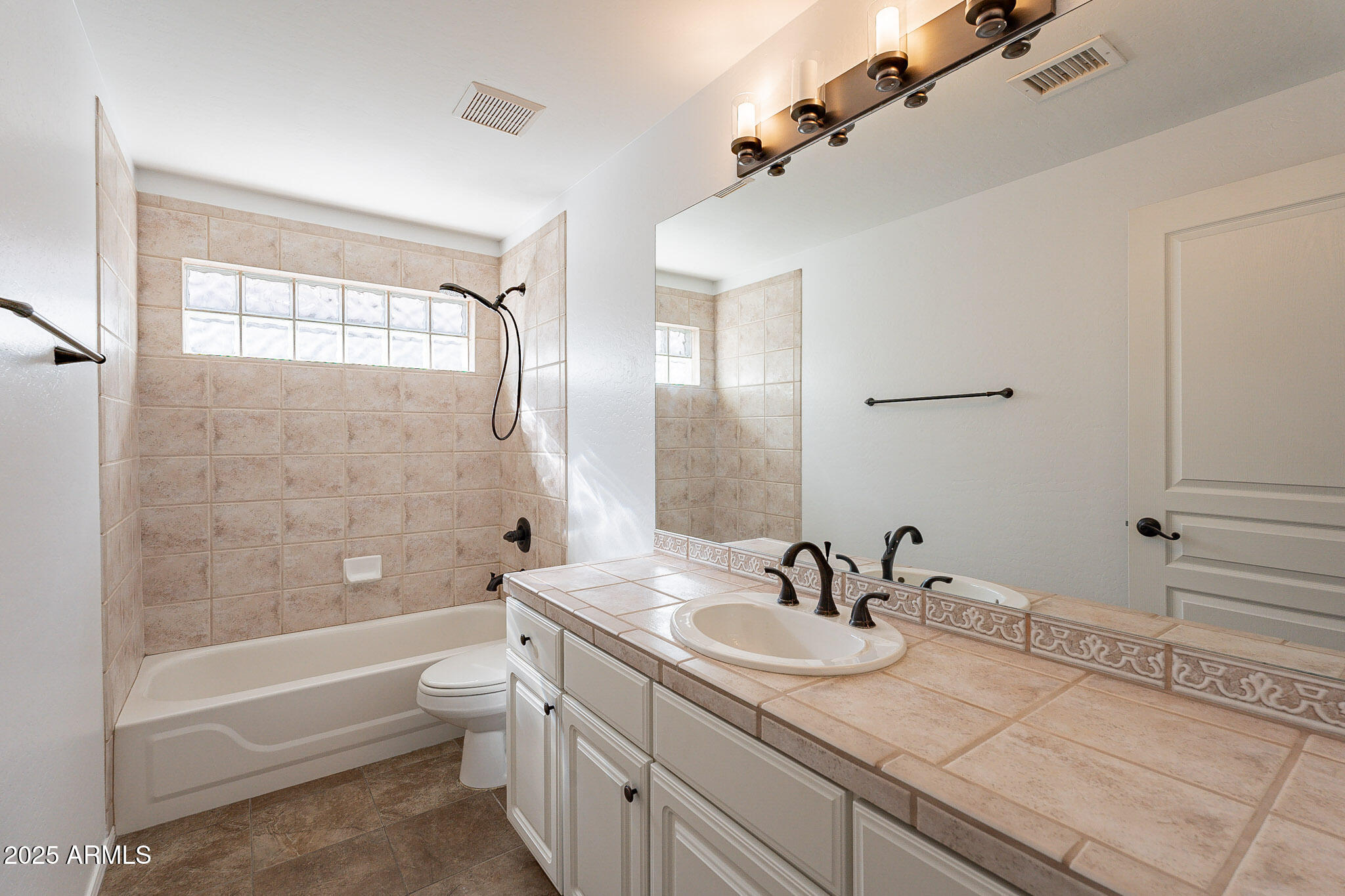 7240 N DREAMY DRAW Drive, 123