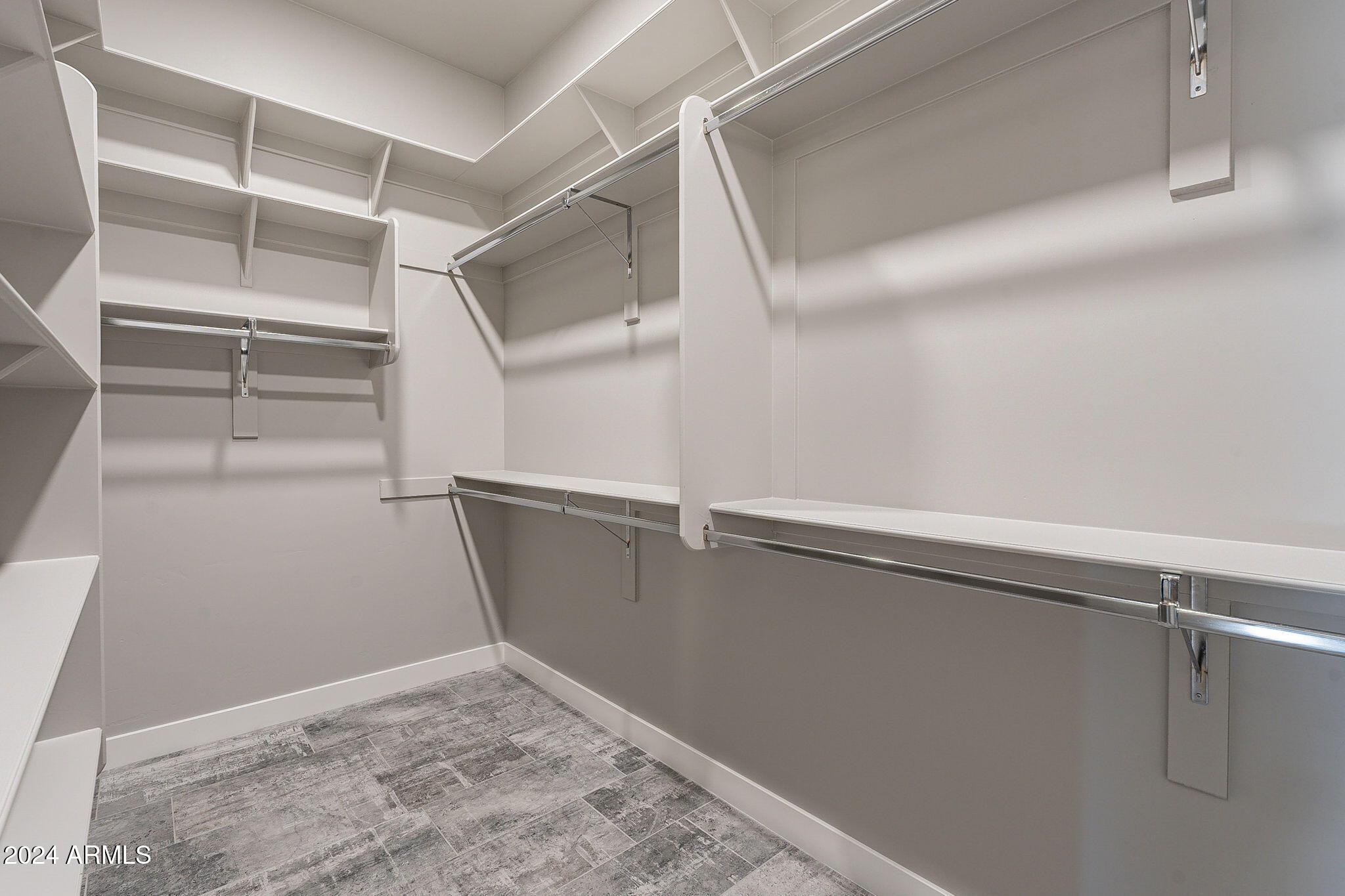 2645 E OSBORN Road, 3