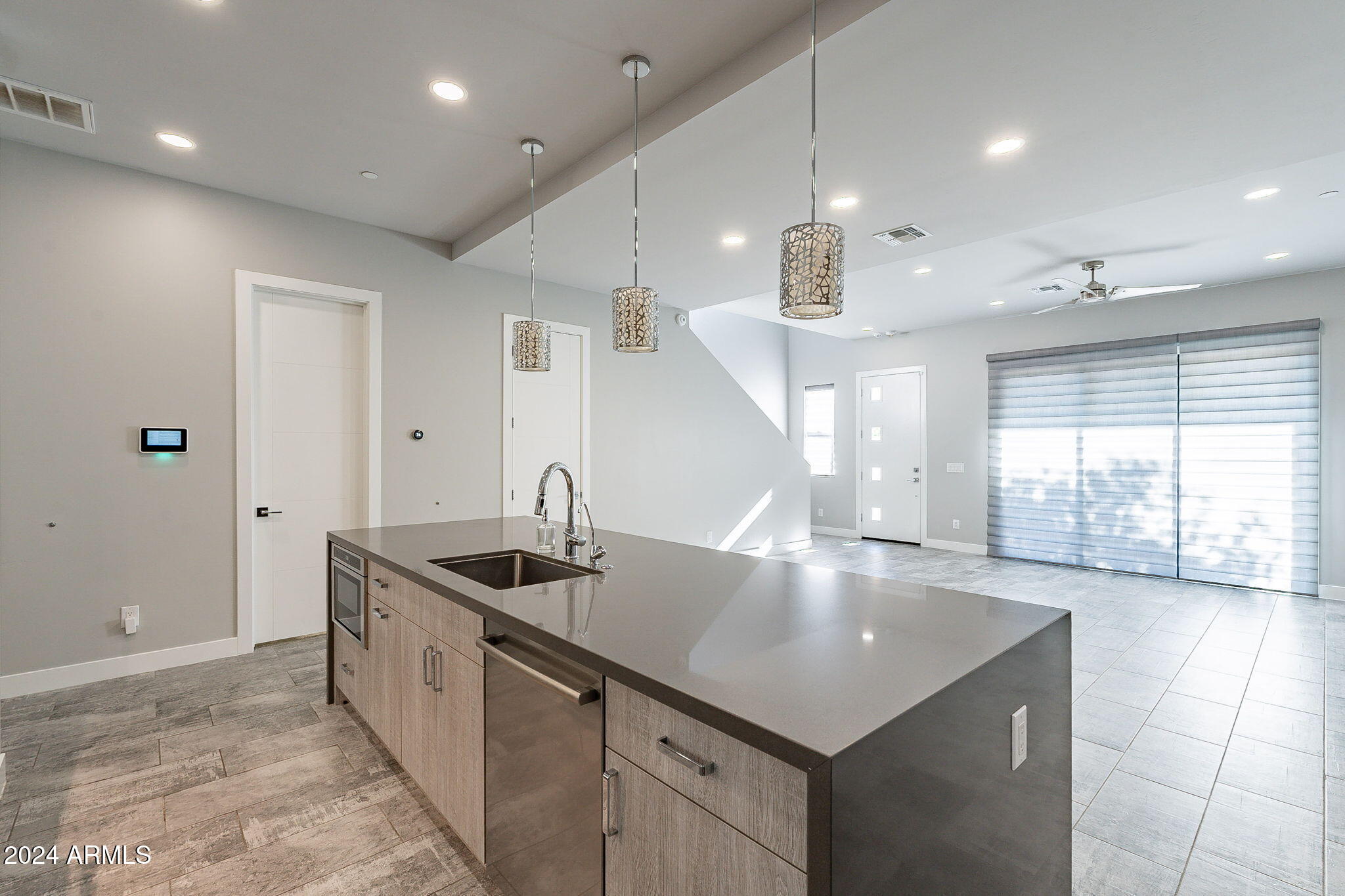 2645 E OSBORN Road, 3