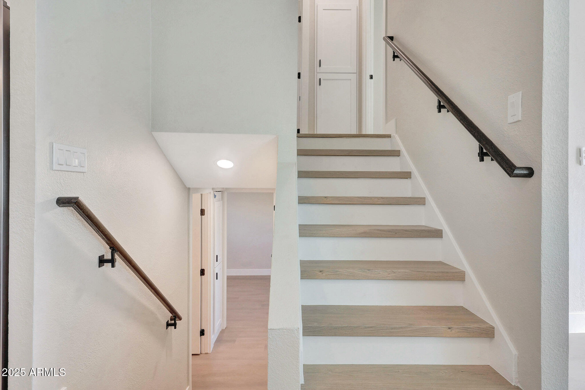 3116 W GELDING Drive