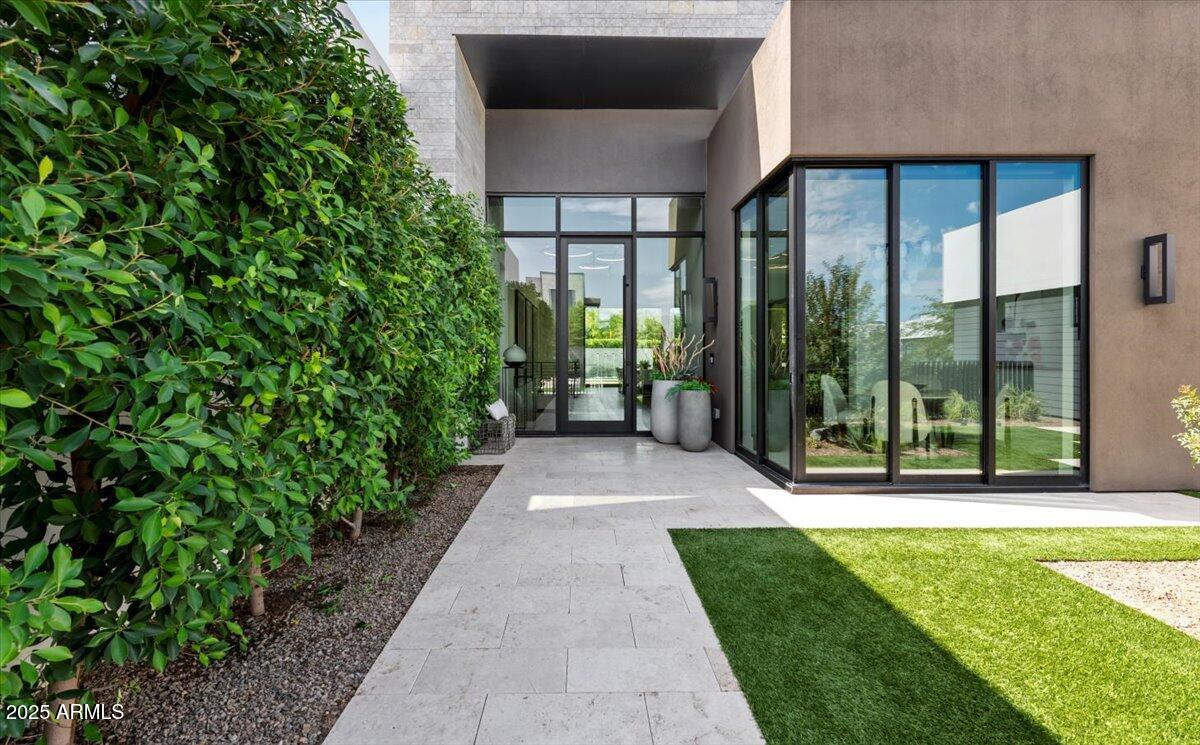 6802 E JOSHUA TREE Lane