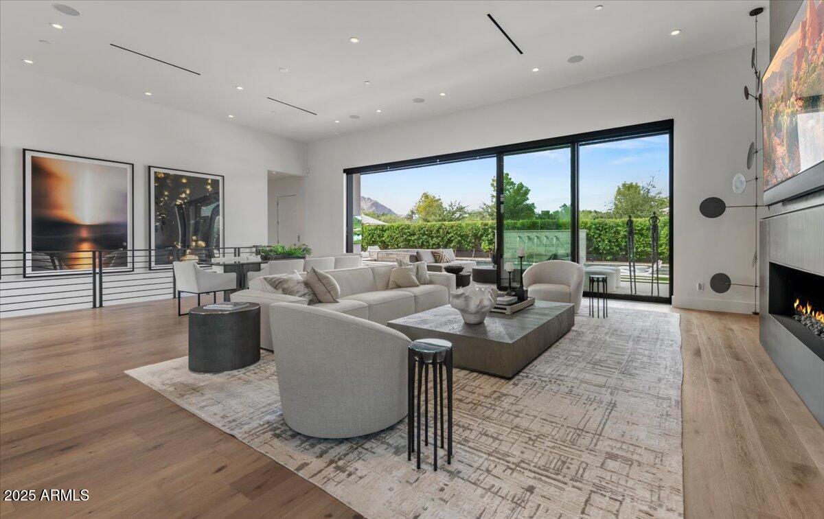 6802 E JOSHUA TREE Lane