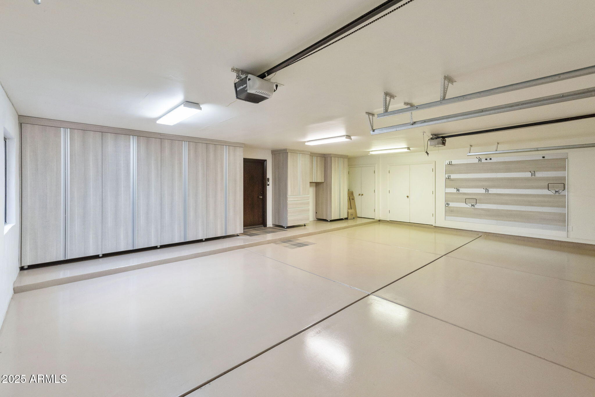 5824 N 33RD Place N