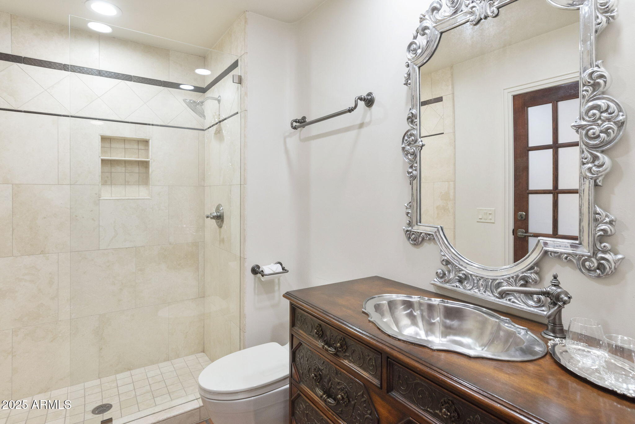 5824 N 33RD Place N