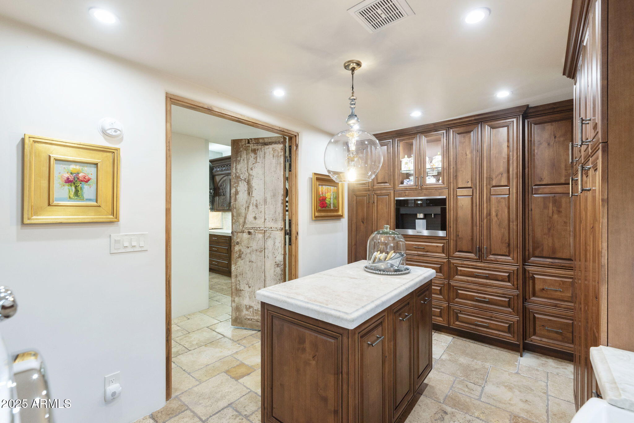 5824 N 33RD Place N
