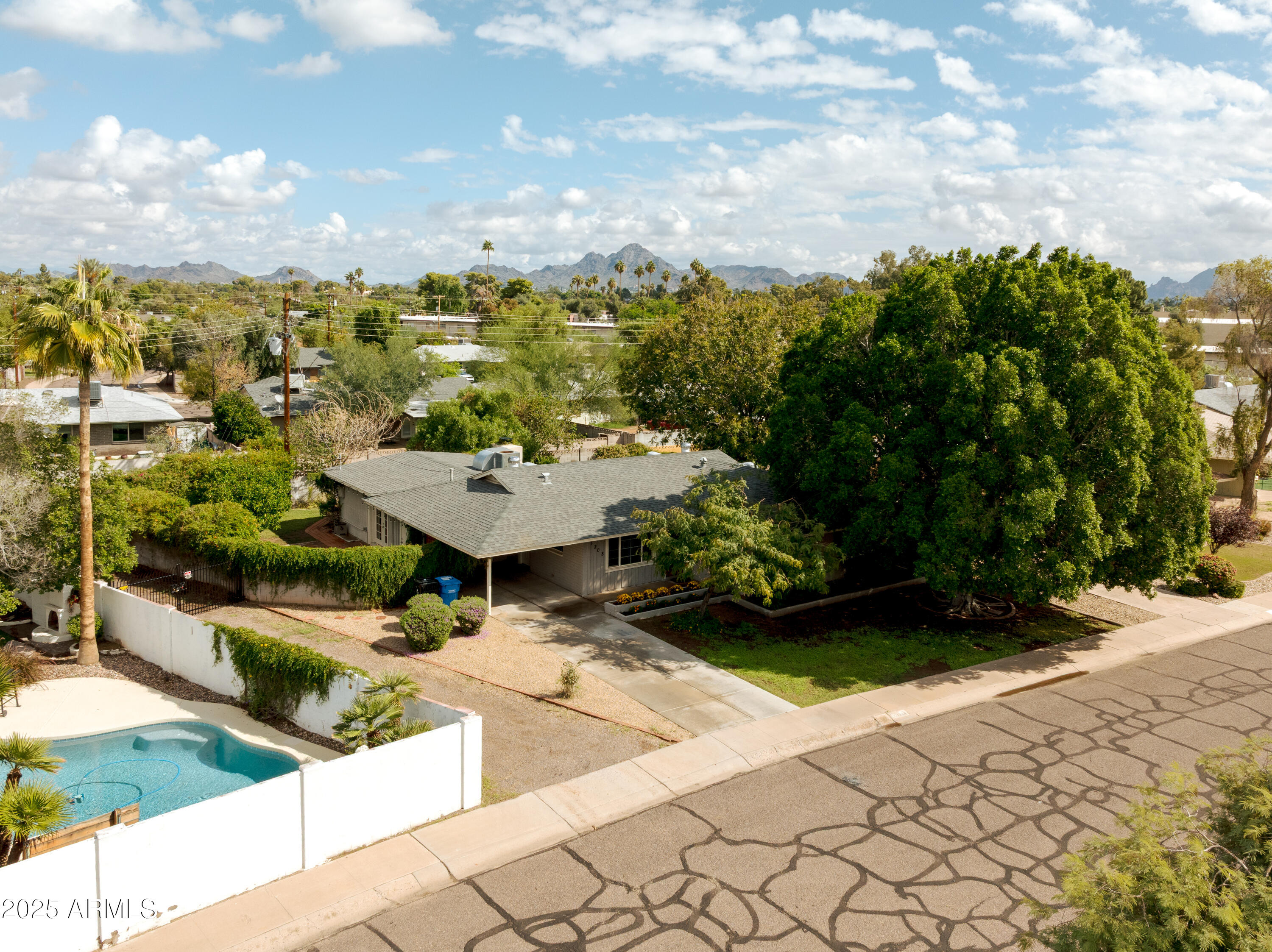1208 W MEDLOCK Drive, Phoenix