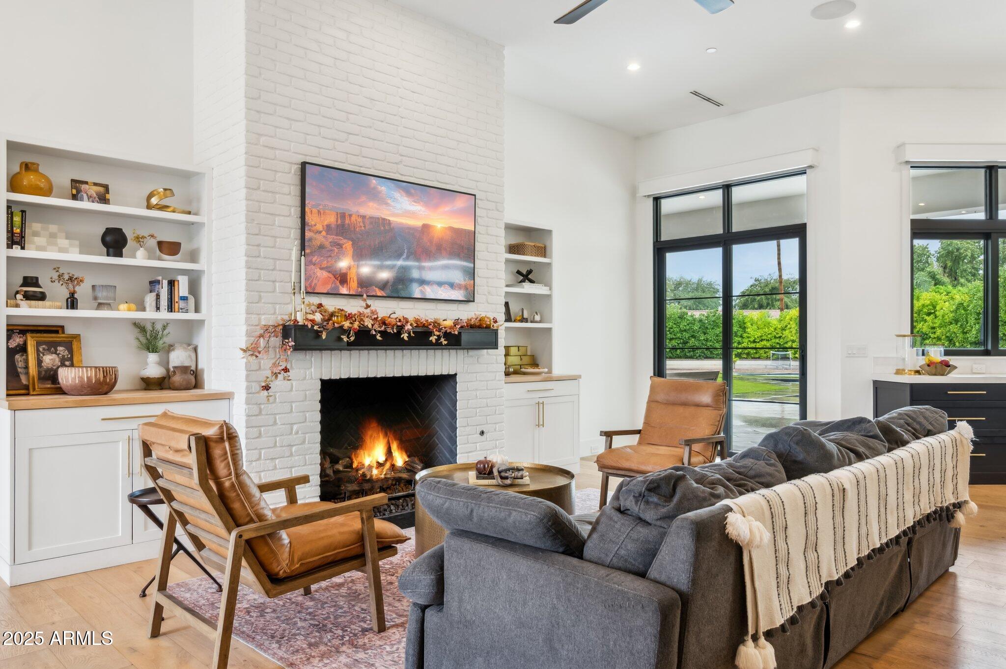 8624 E CAROL Way, Scottsdale