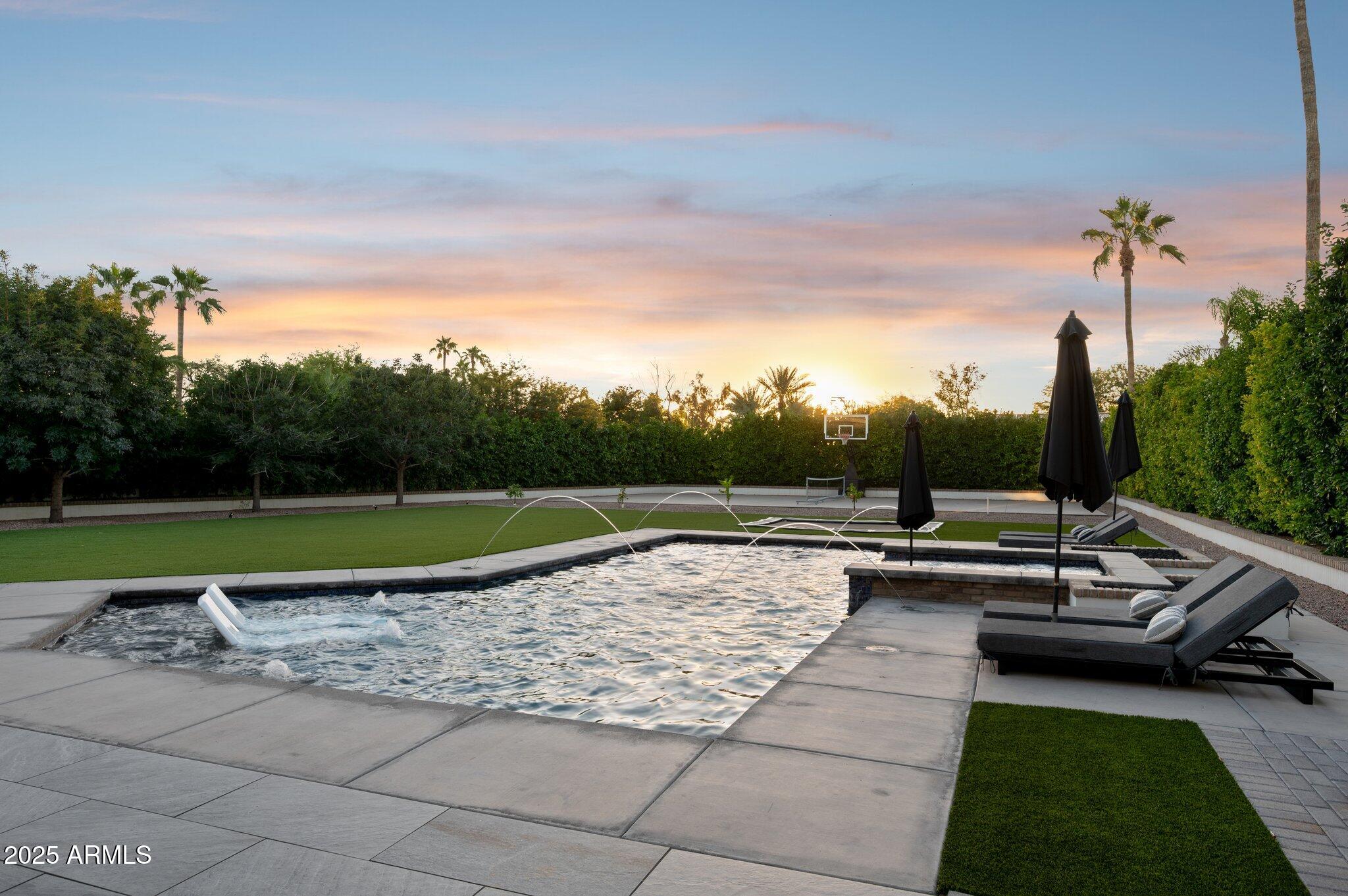 8624 E CAROL Way, Scottsdale