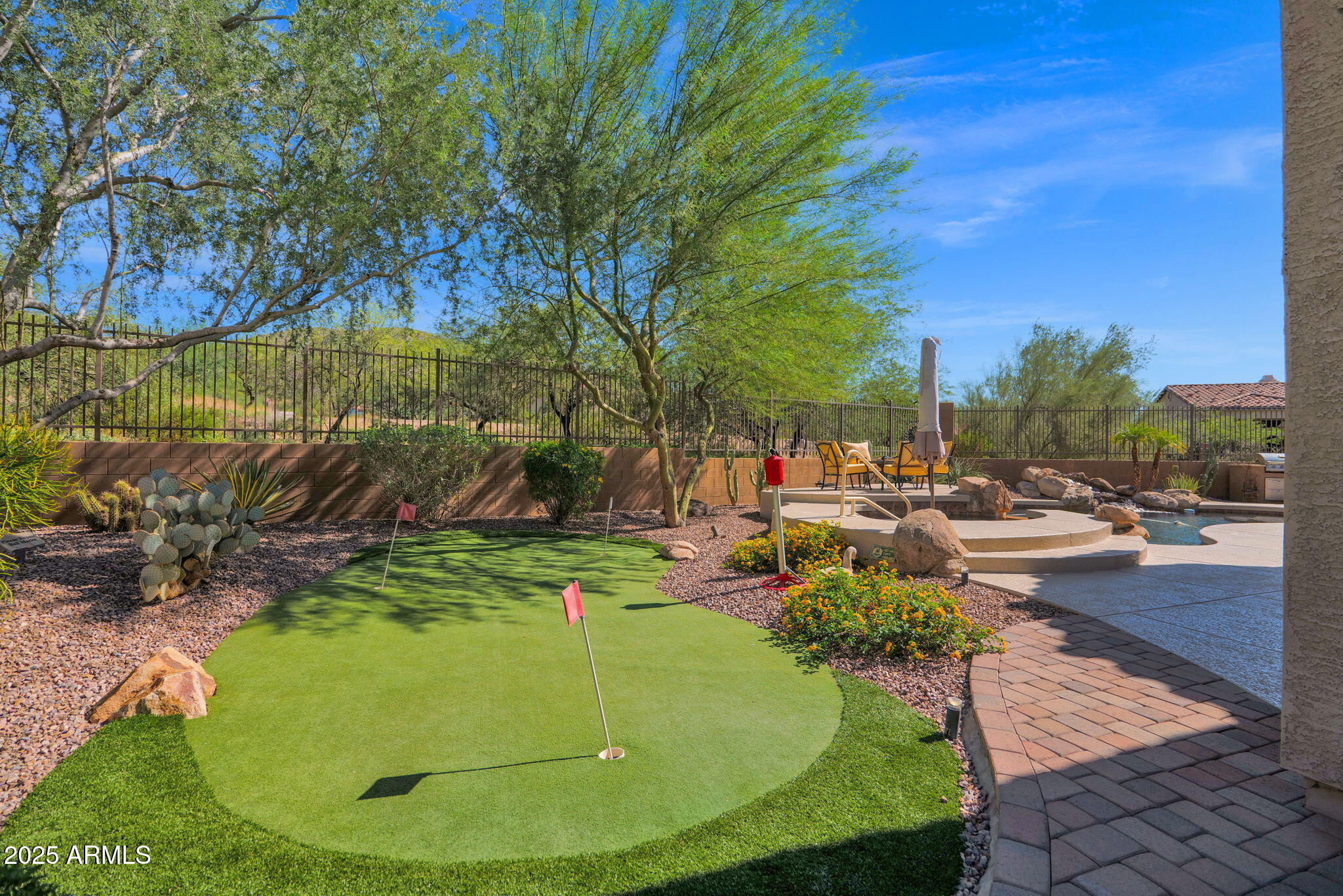 4207 N ARBOLES Circle