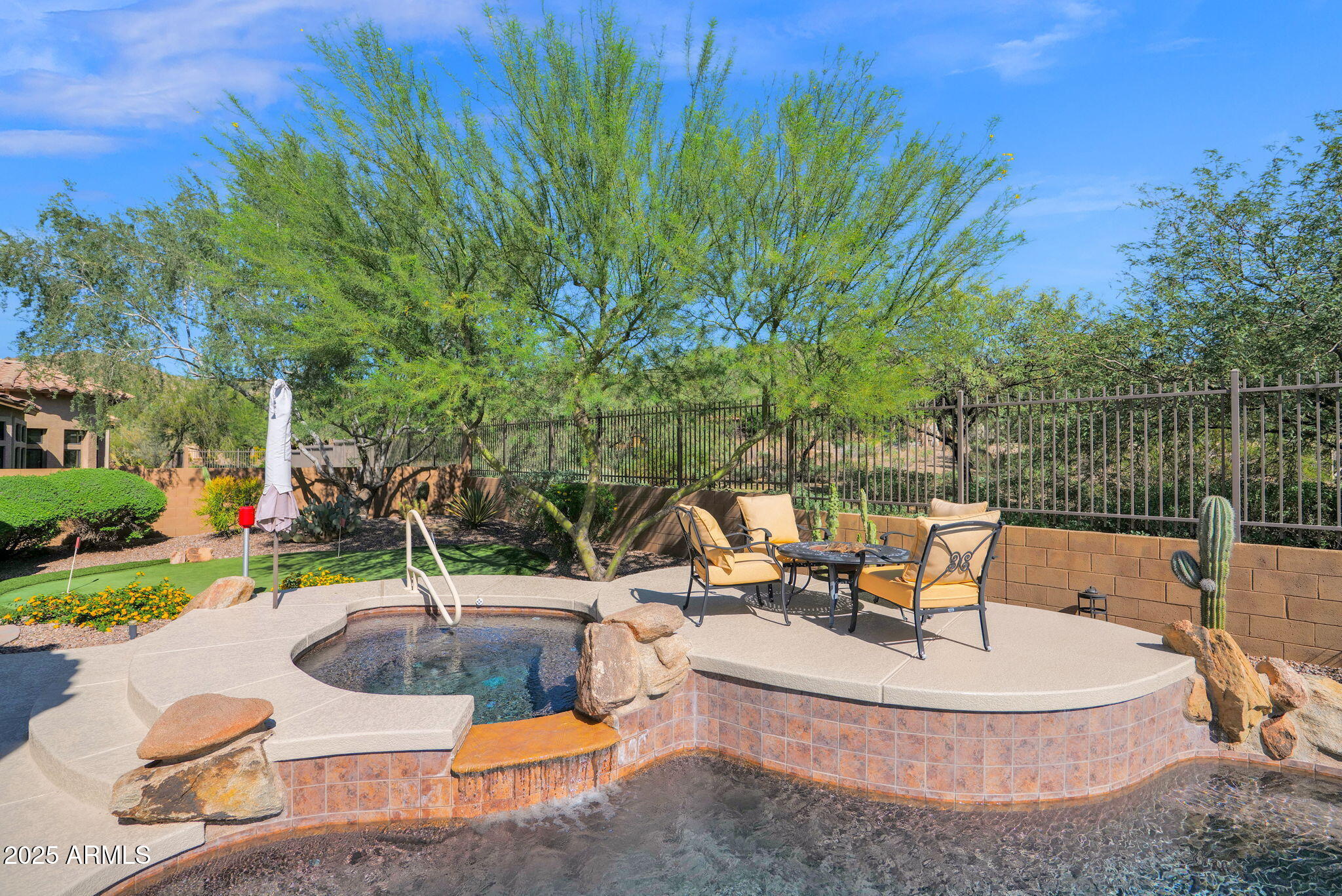 4207 N ARBOLES Circle