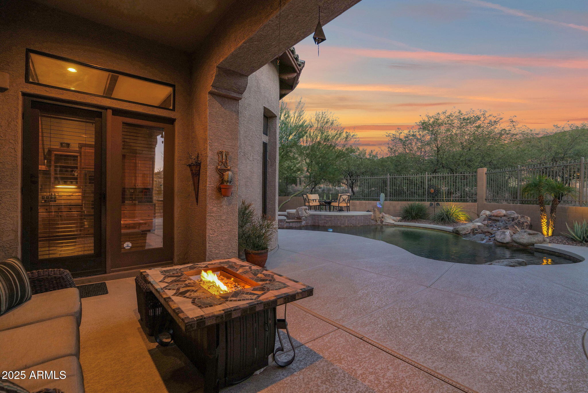 4207 N ARBOLES Circle