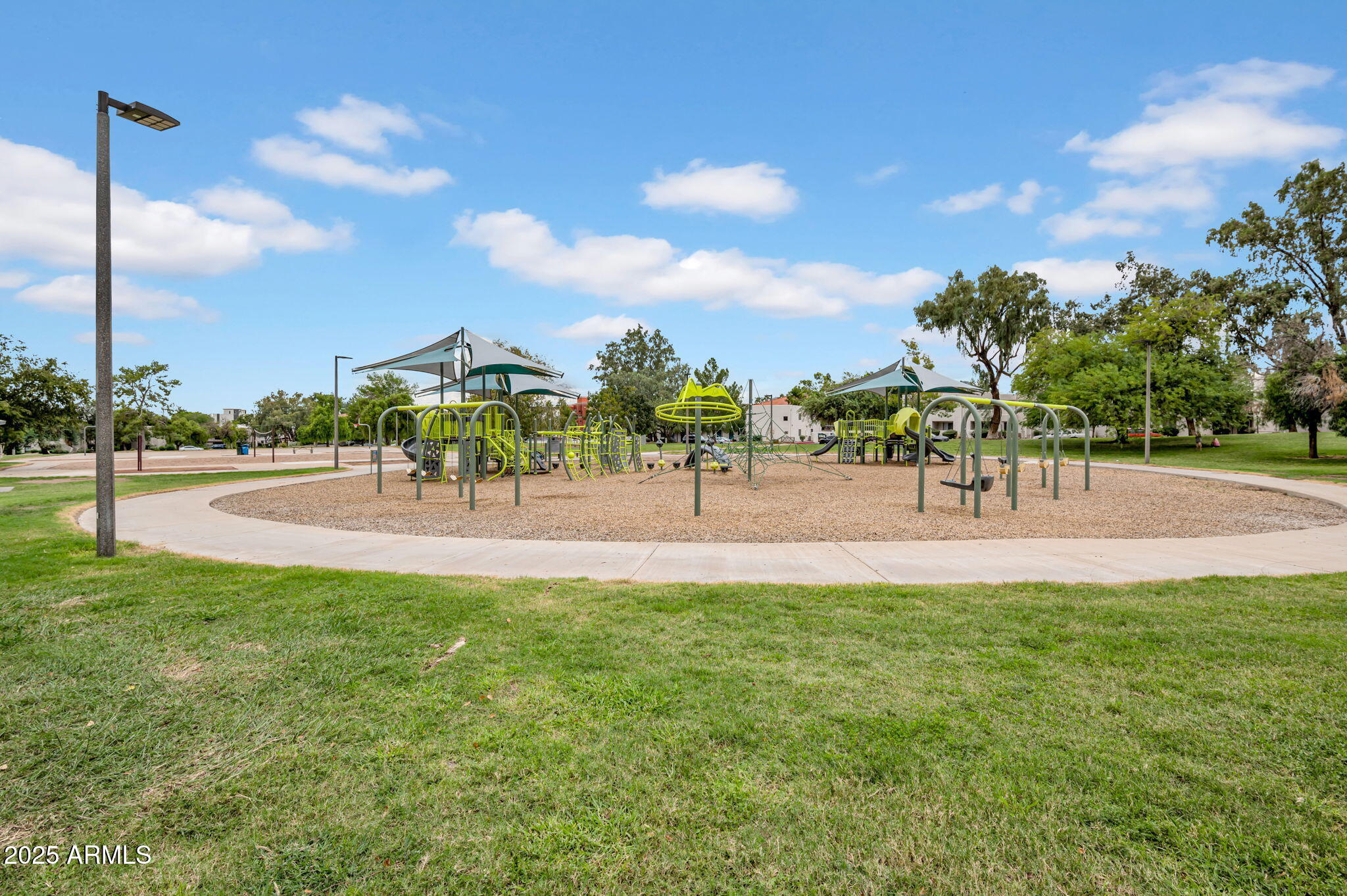 1840 E NICOLET Avenue, Phoenix