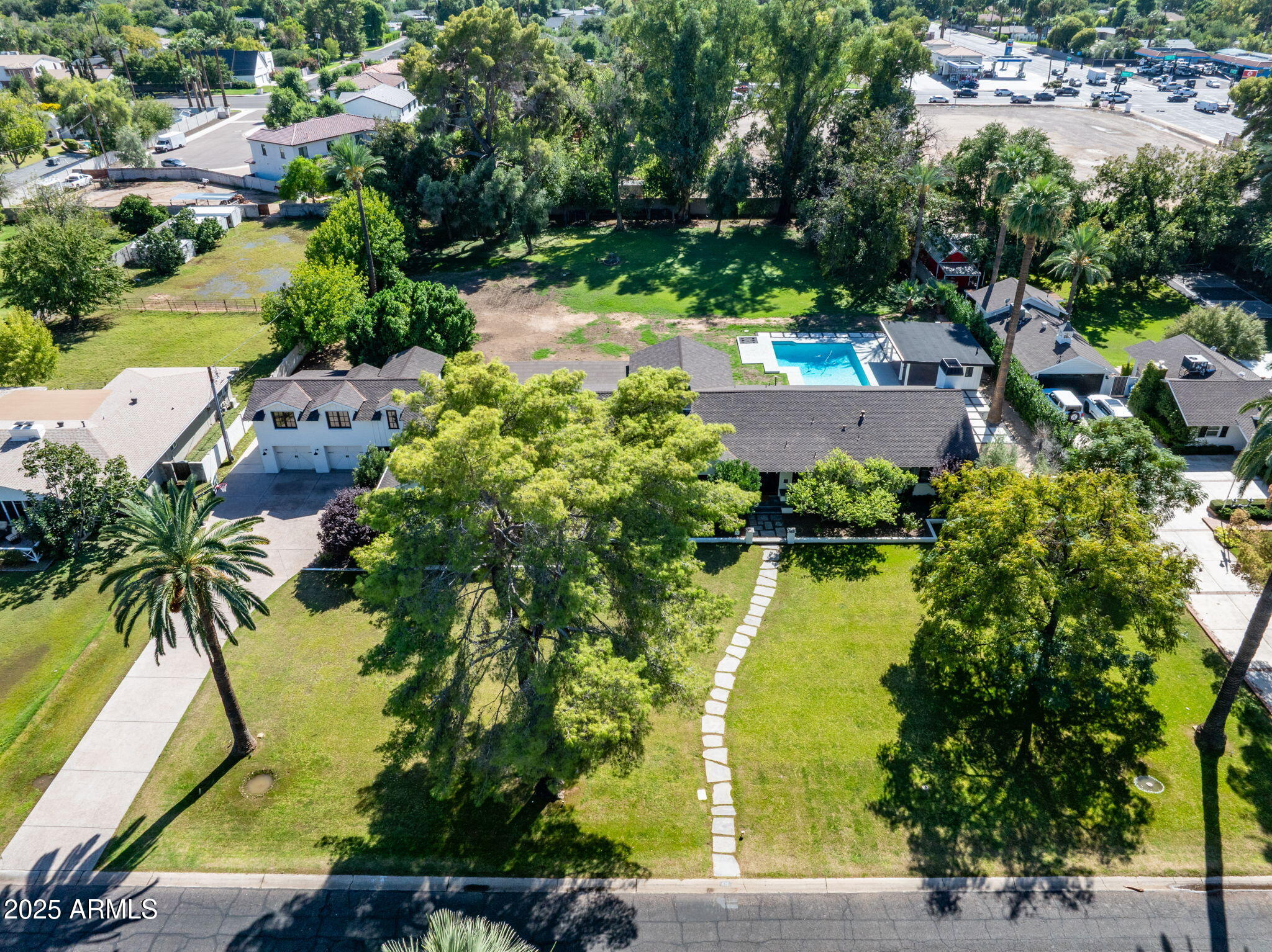 525 W Berridge Lane, Phoenix