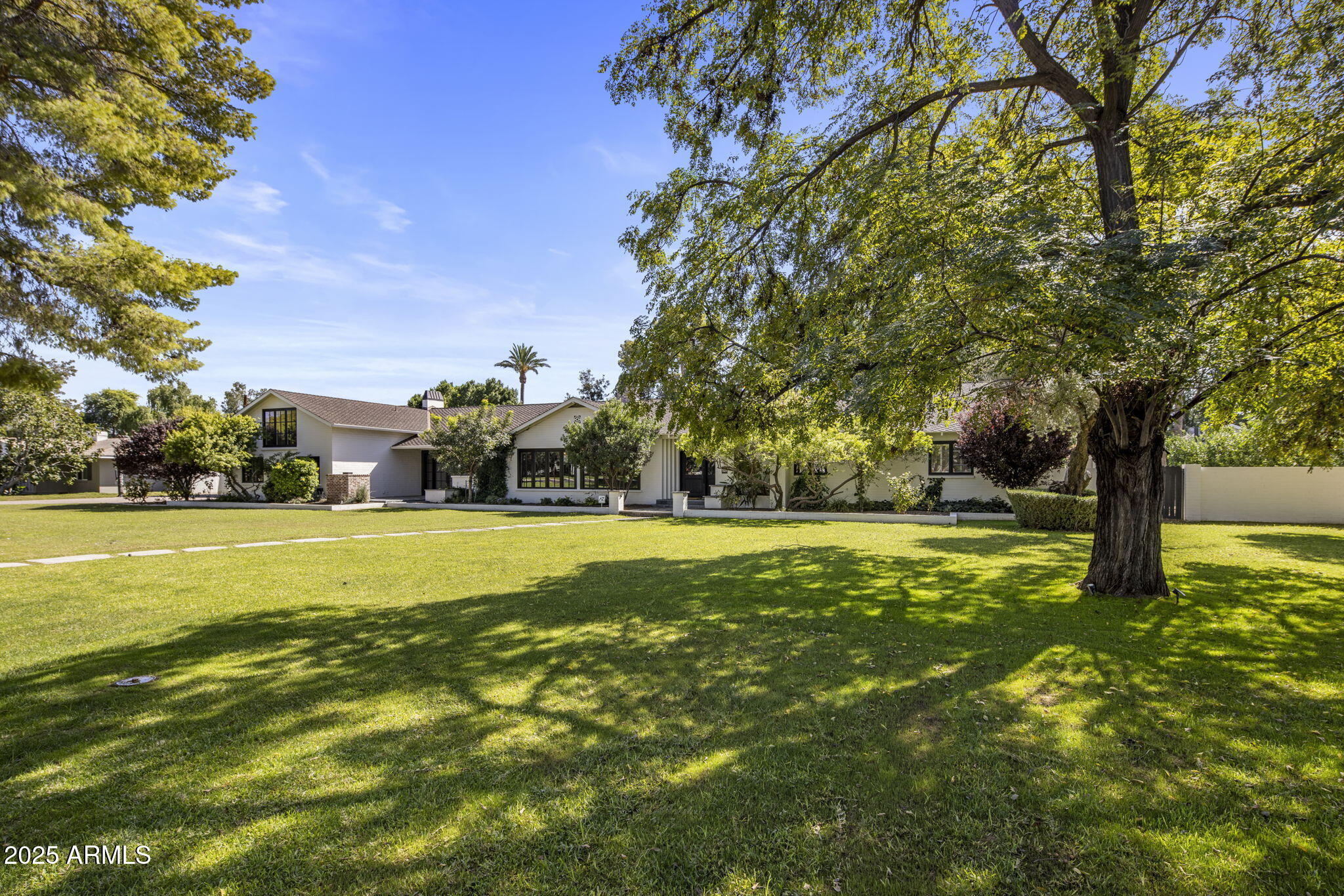 525 W Berridge Lane, Phoenix