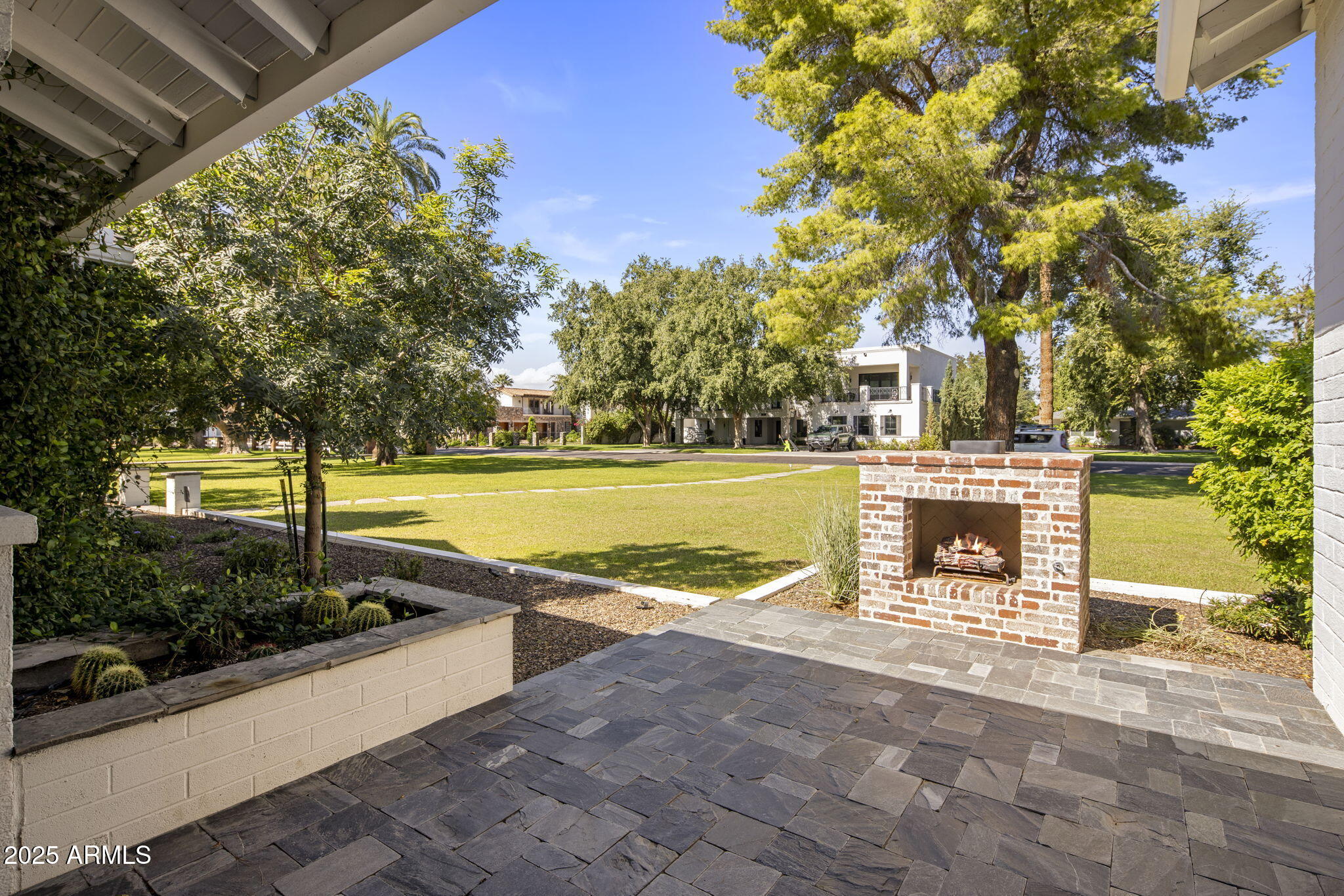 525 W Berridge Lane, Phoenix