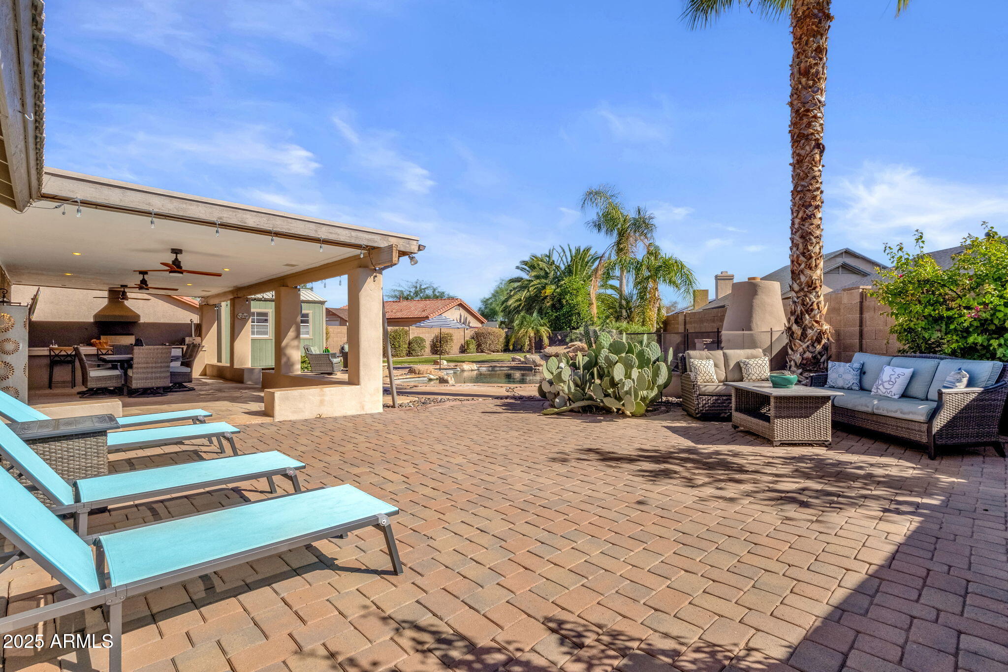 6361 W GROVERS Avenue, Glendale