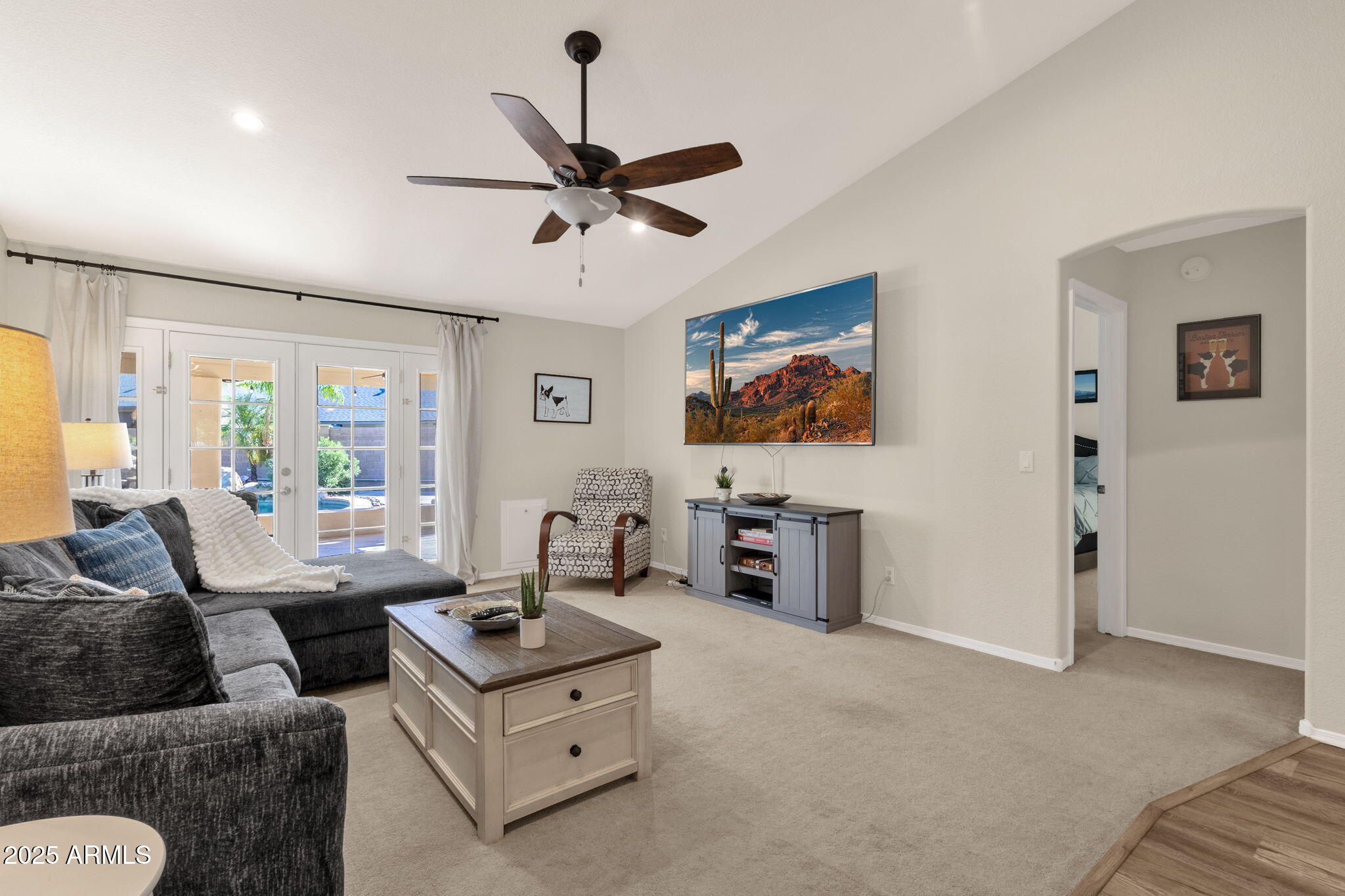 6361 W GROVERS Avenue, Glendale