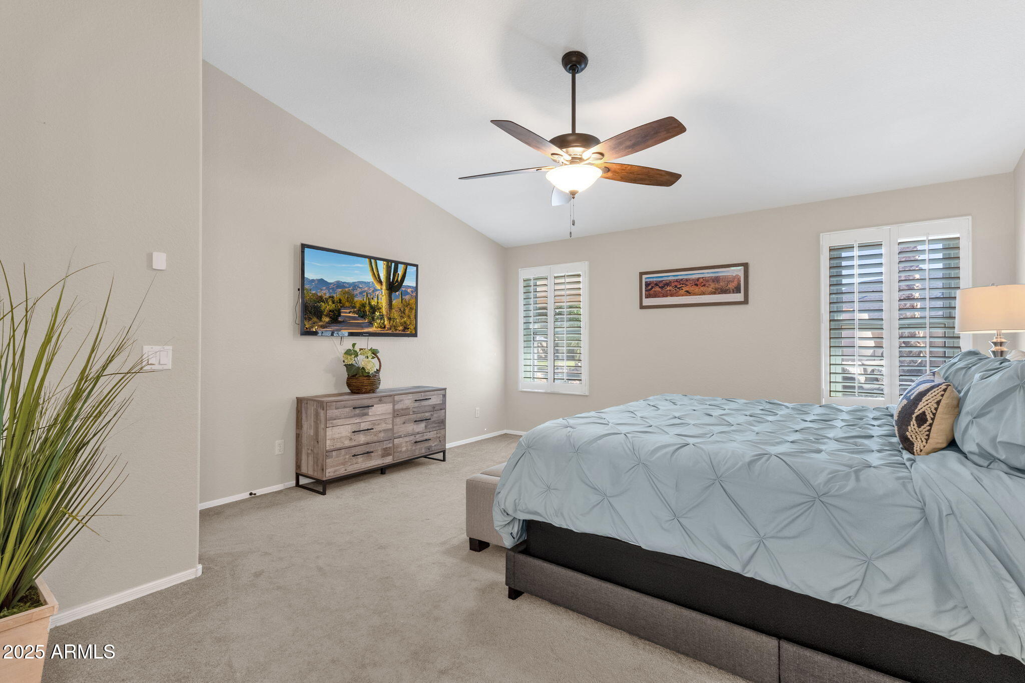 6361 W GROVERS Avenue, Glendale