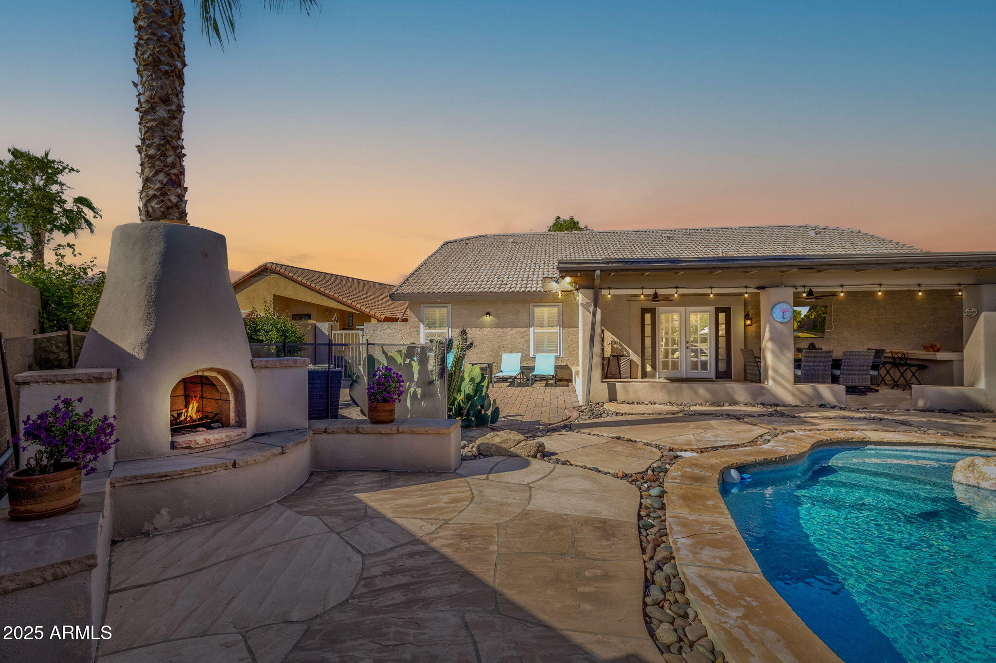 6361 W GROVERS Avenue, Glendale