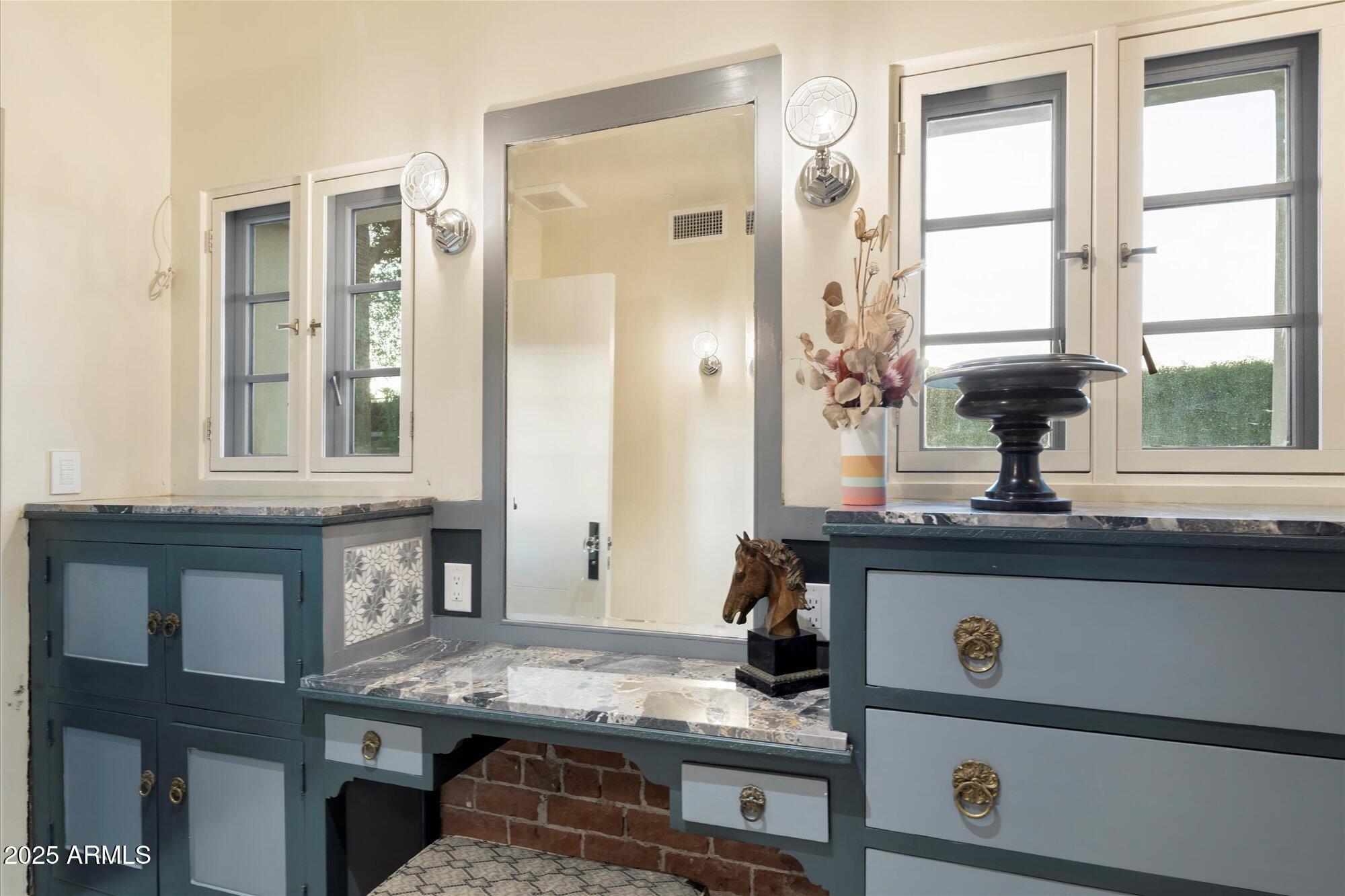 341 E MONTE VISTA Road, Phoenix