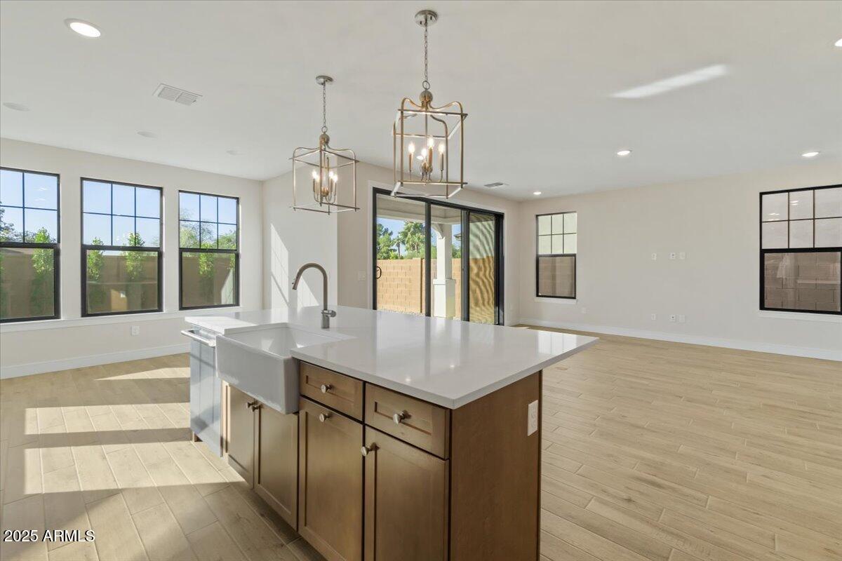 2431 W LOS ARBOLES Place, Chandler