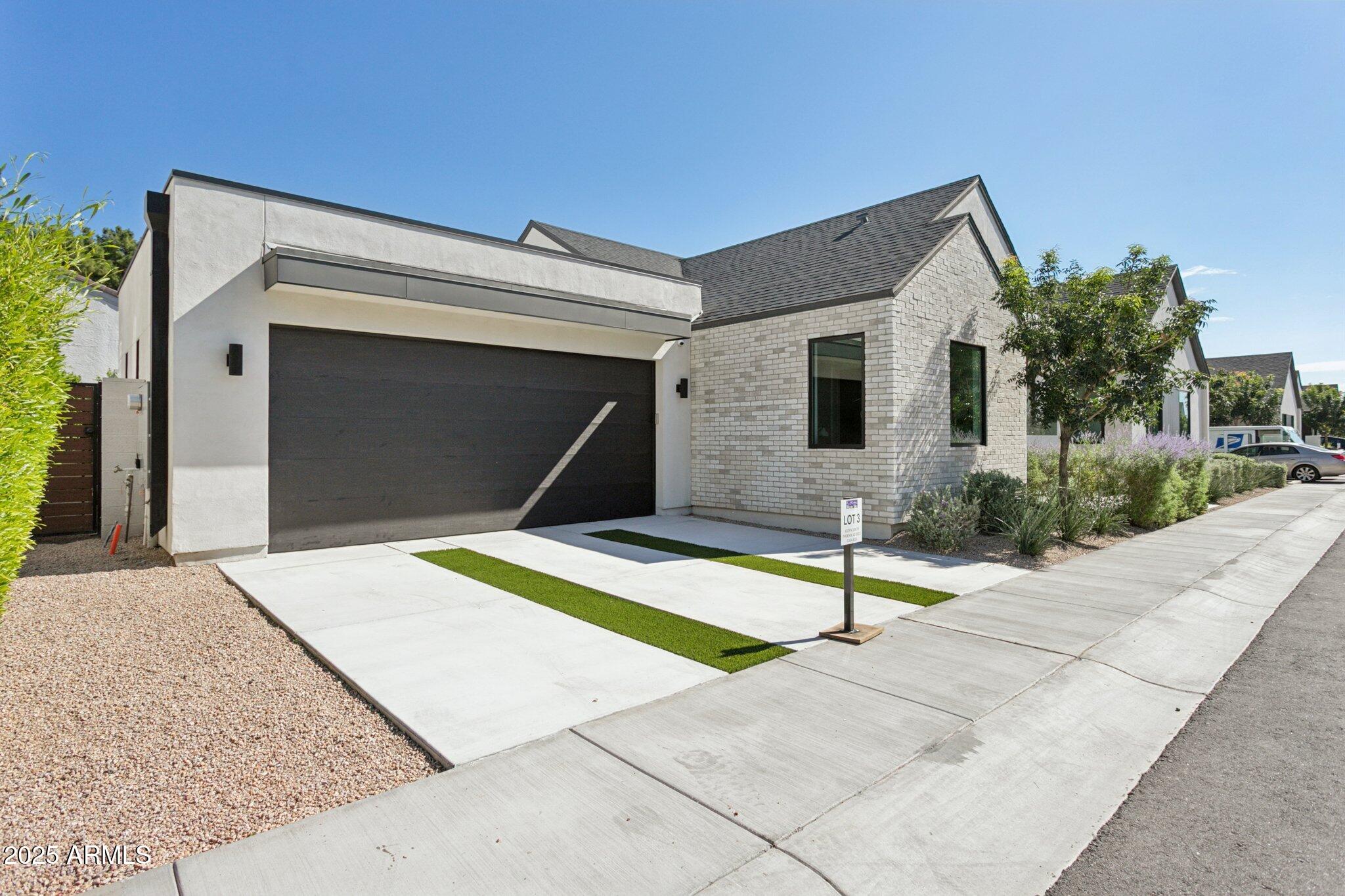 6329 N 10TH Drive, Phoenix