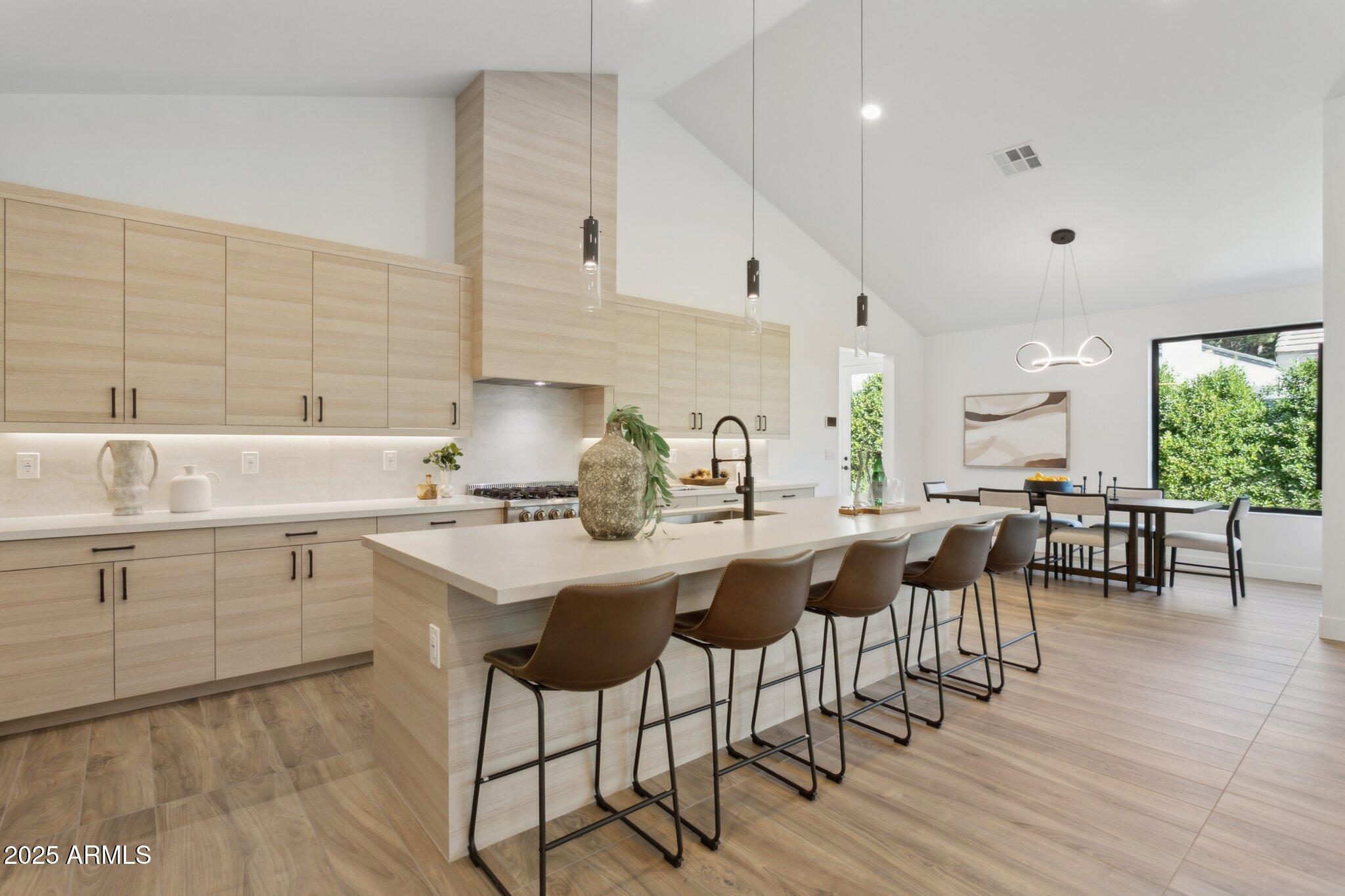 6329 N 10TH Drive, Phoenix