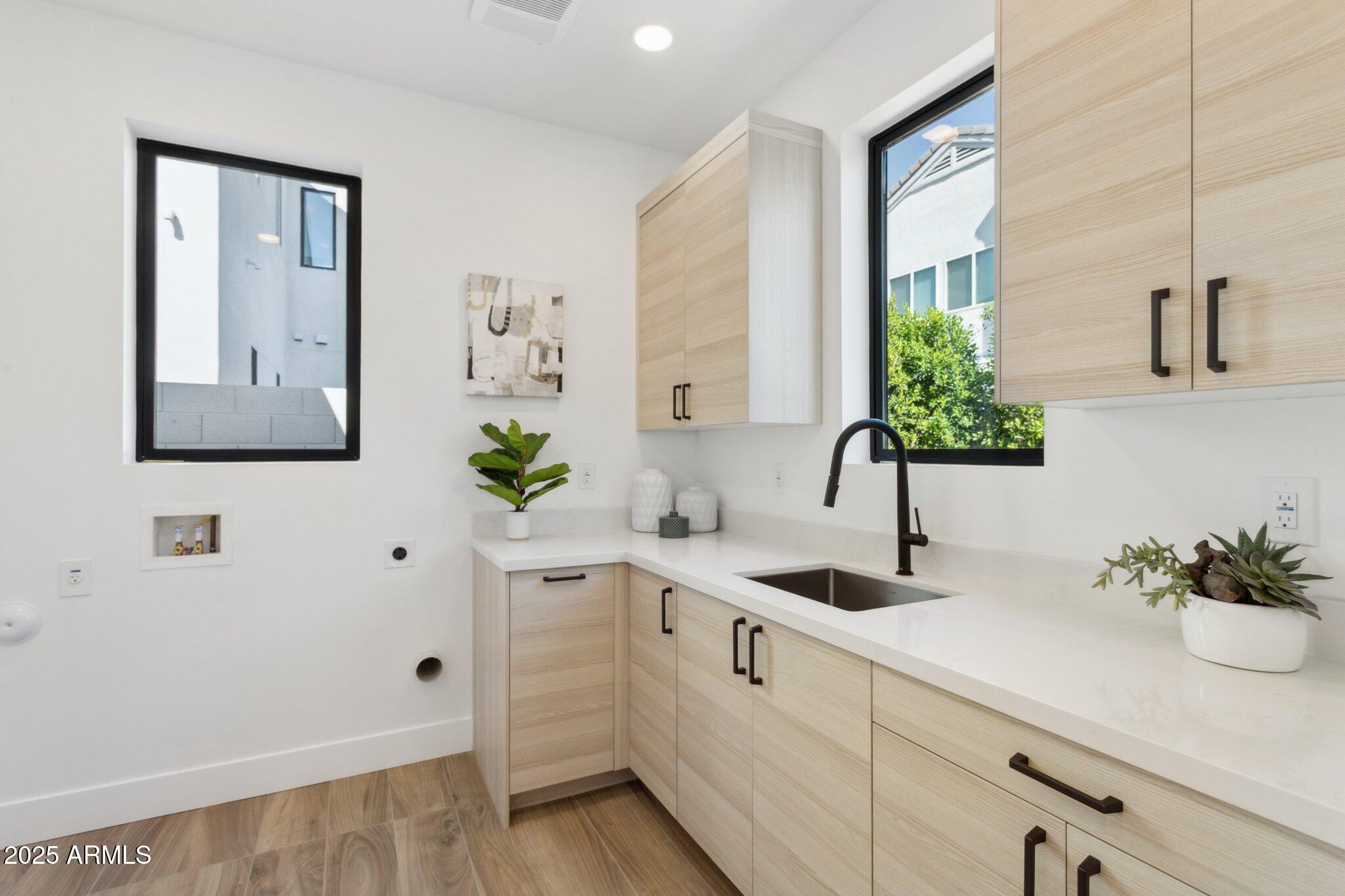 6329 N 10TH Drive, Phoenix