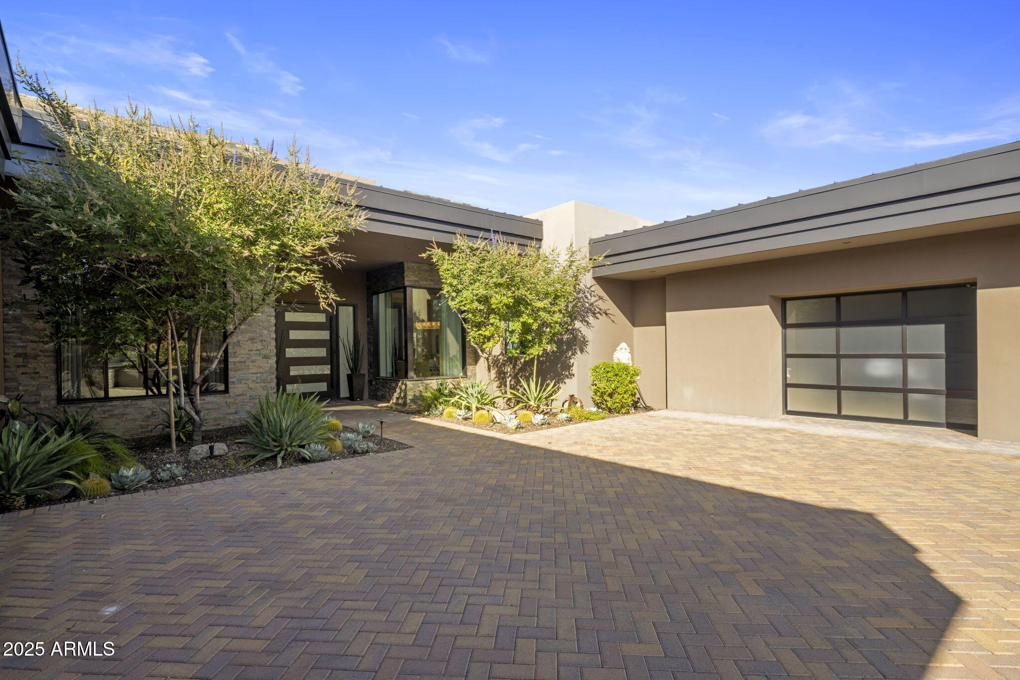 10284 E RUNNING DEER Trail