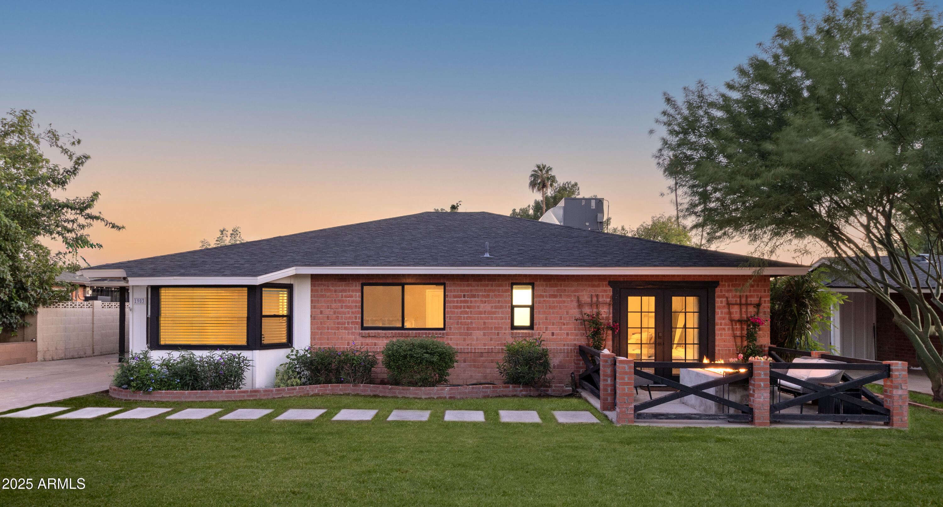 1903 E PALO VERDE Drive, Phoenix