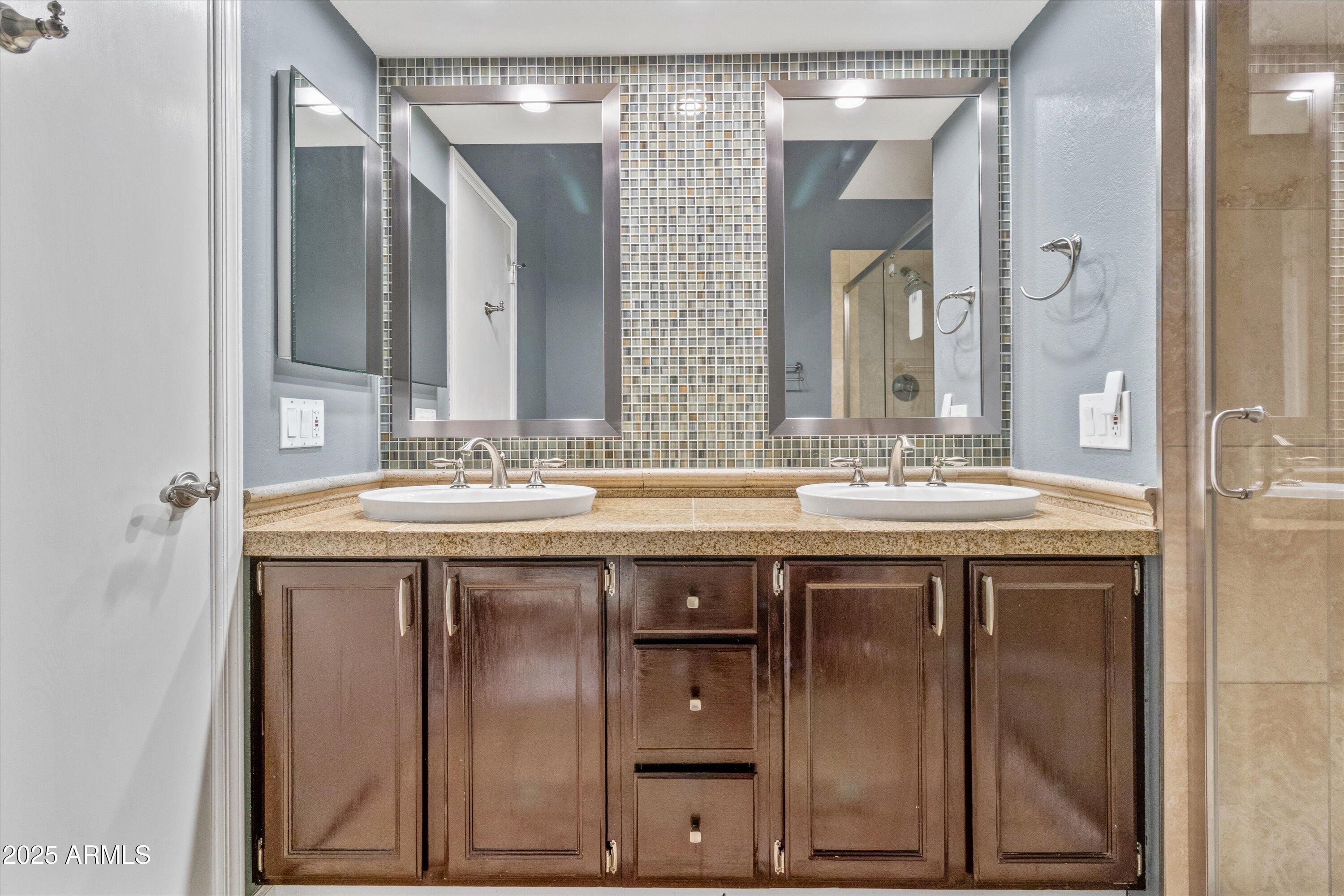 600 S VELERO Street, Chandler