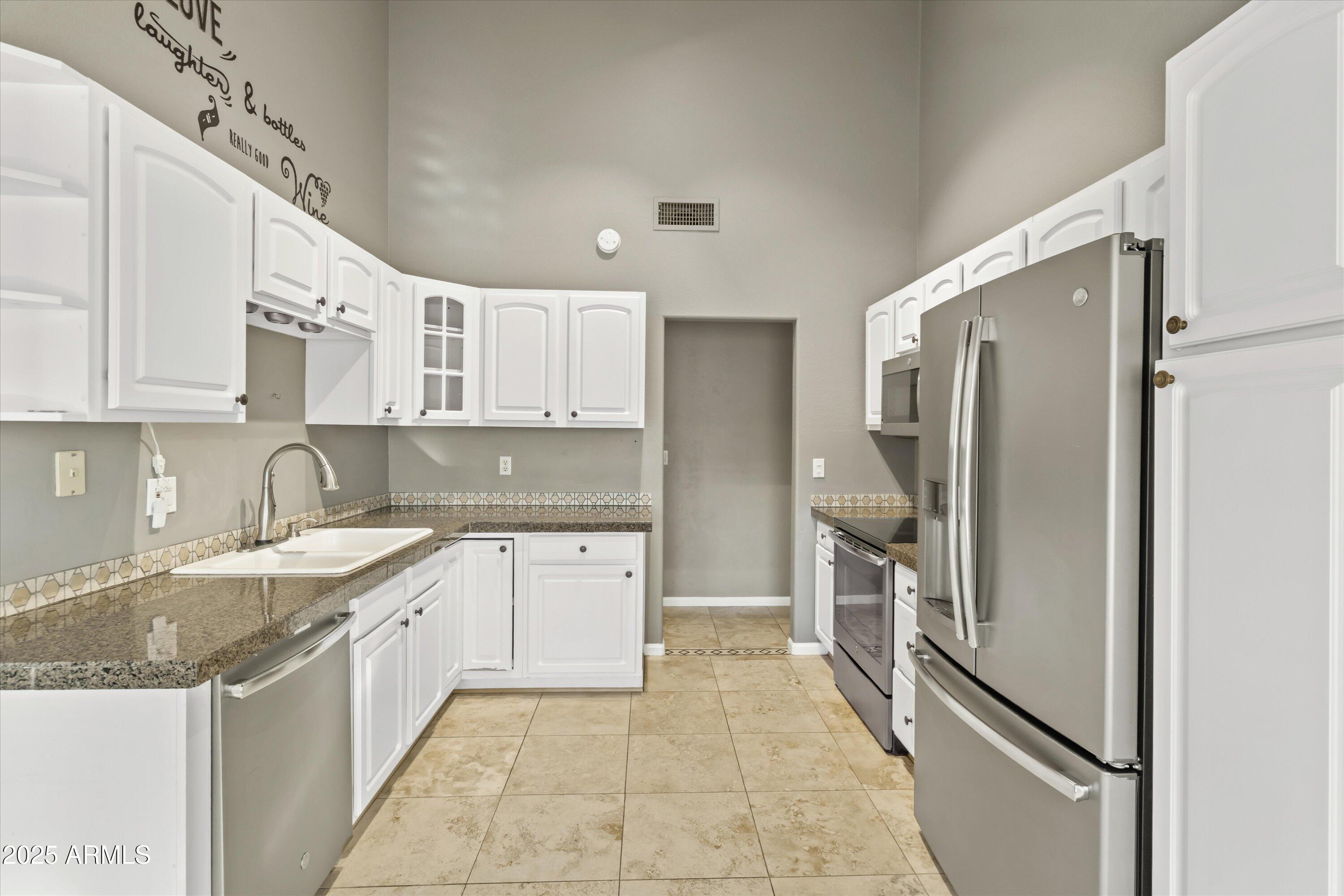 600 S VELERO Street, Chandler