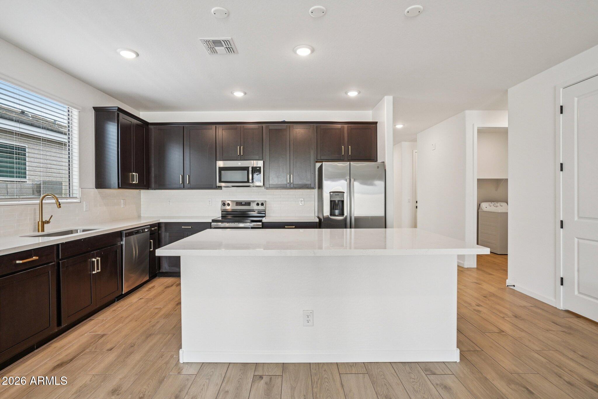 15720 W CAMDEN Avenue, Waddell