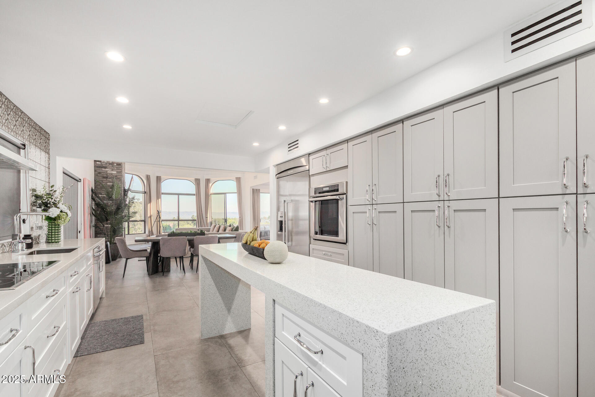 3800 E LINCOLN Drive, 23