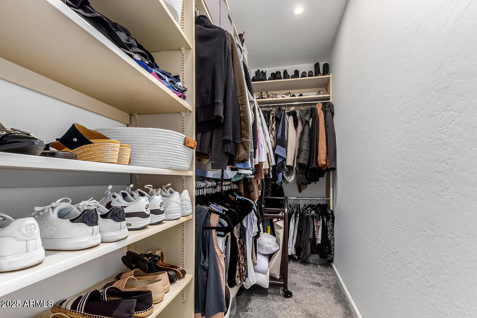 3800 E LINCOLN Drive, 23