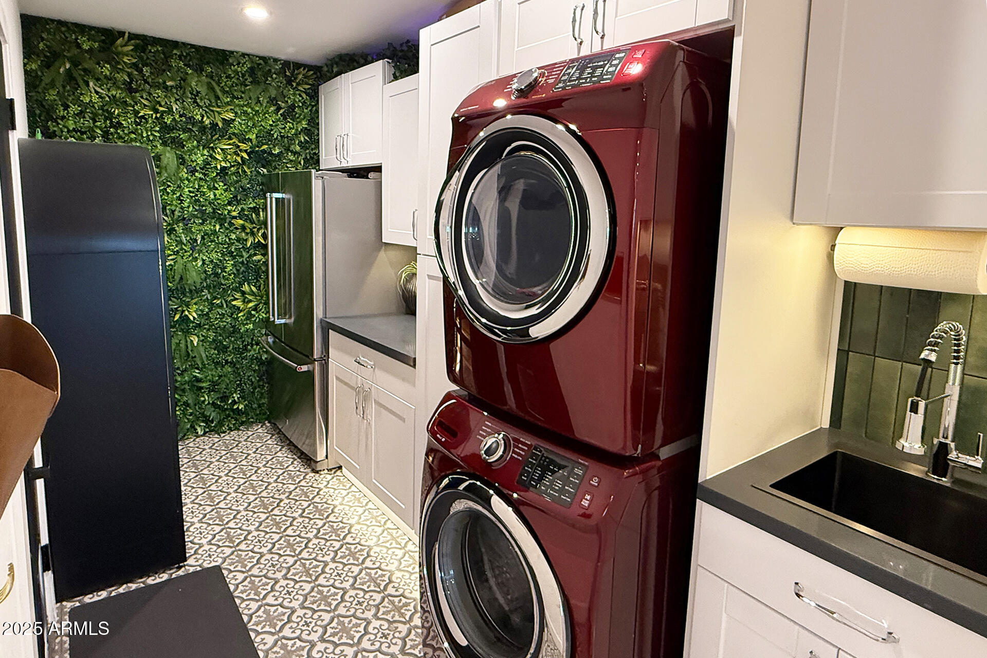 3800 E LINCOLN Drive, 23