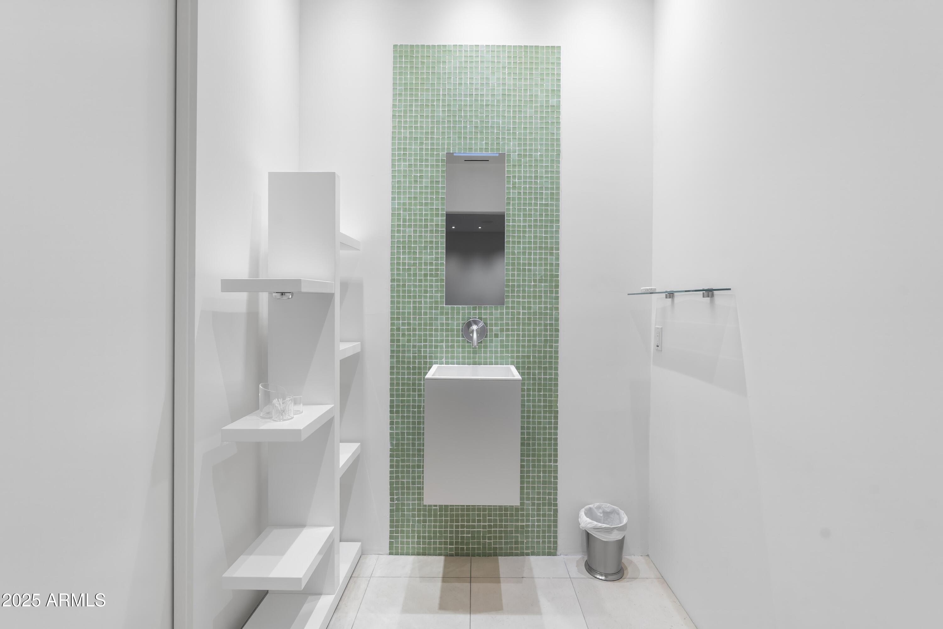 9191 E HAPPY HOLLOW Drive