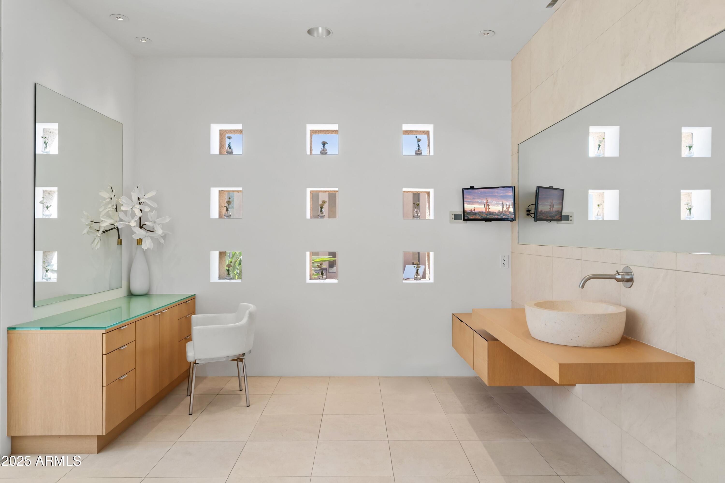 9191 E HAPPY HOLLOW Drive