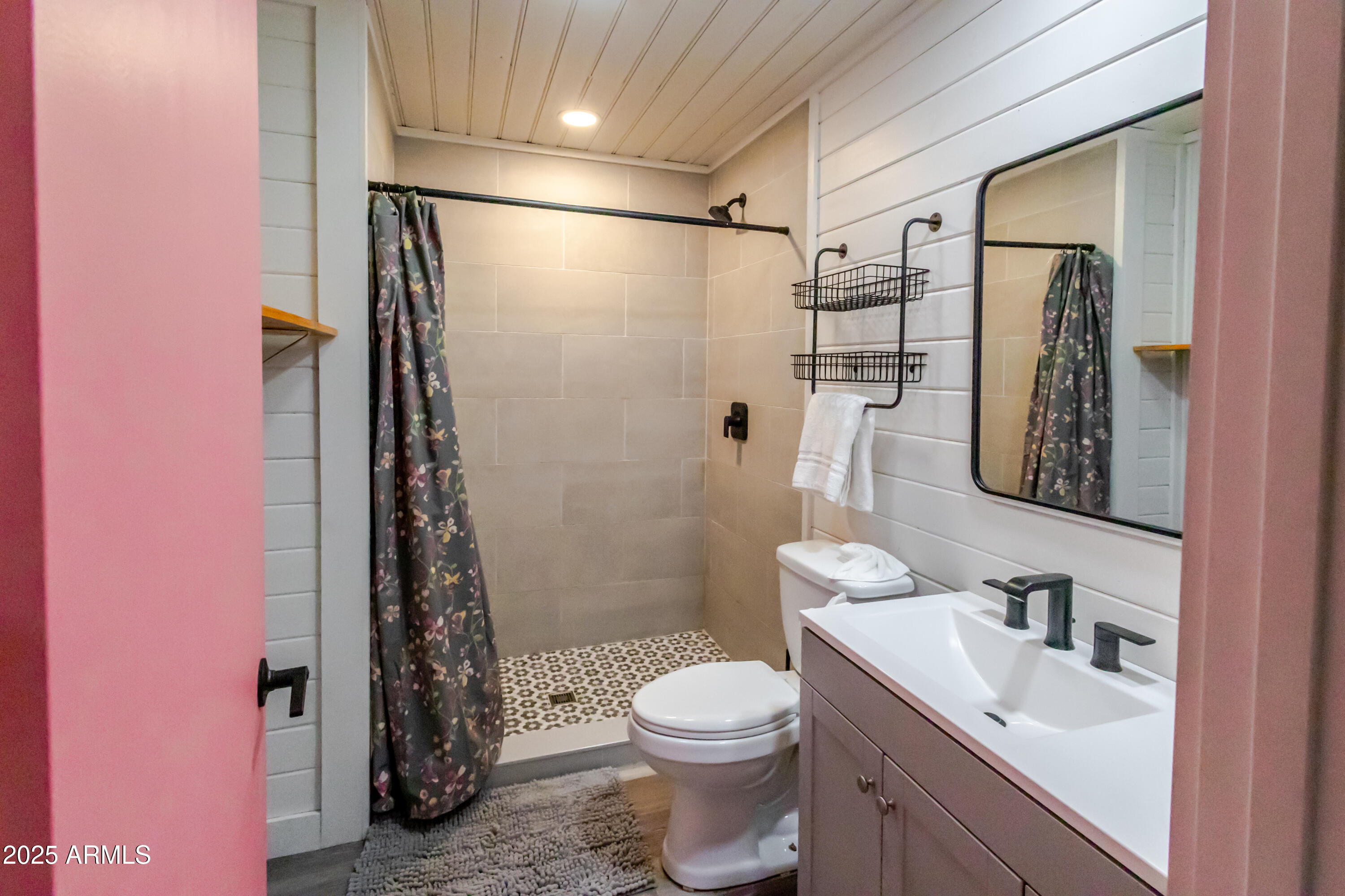 6385 W WHITE MOUNTAIN Boulevard