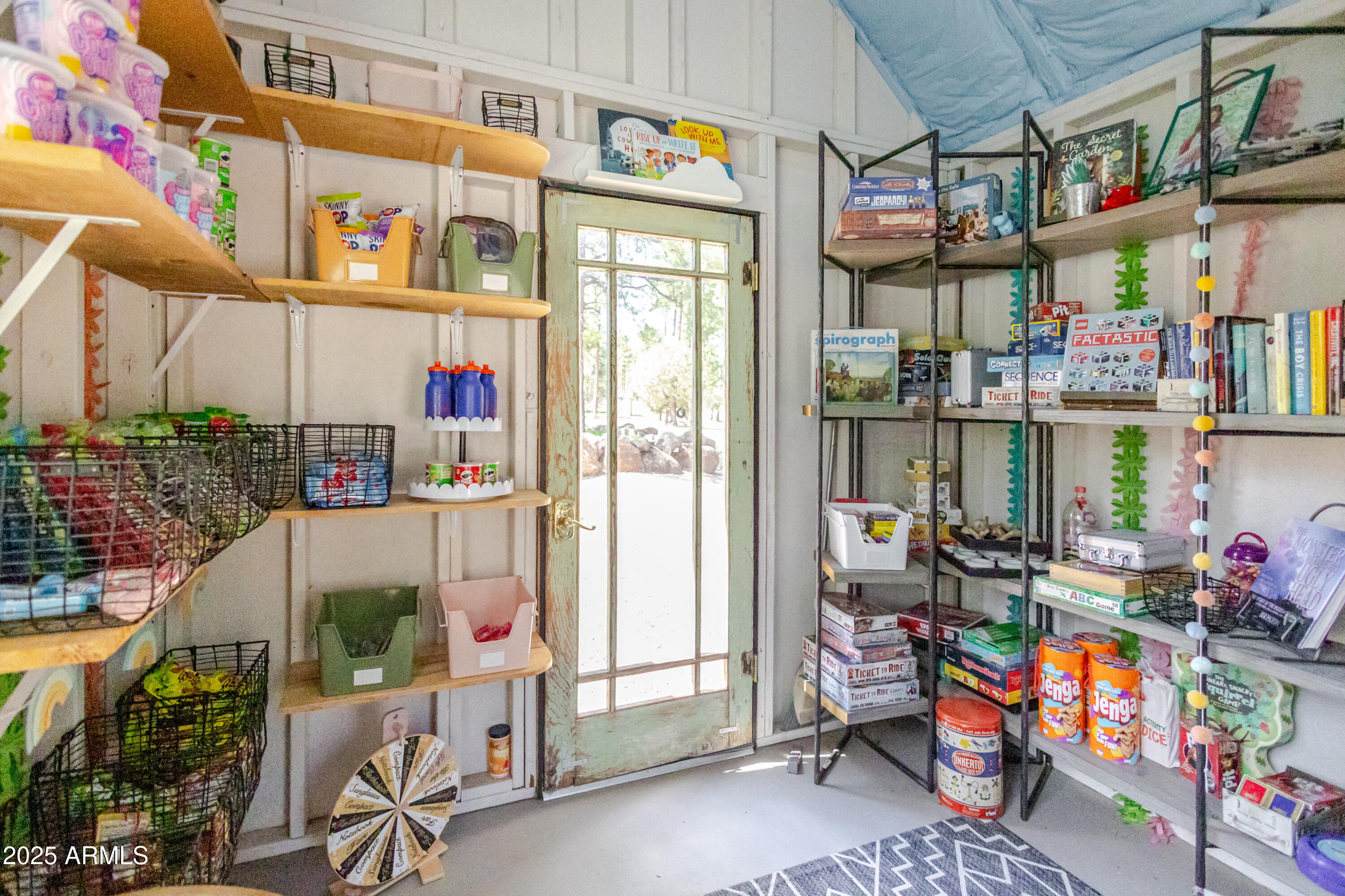 6385 W WHITE MOUNTAIN Boulevard